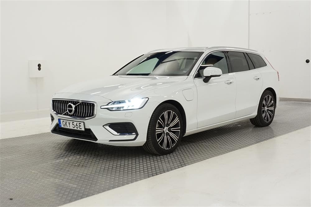 Volvo V60 T8 AWD TwEn 392hk Inscription H/K Pano Drag Nyservexteriör