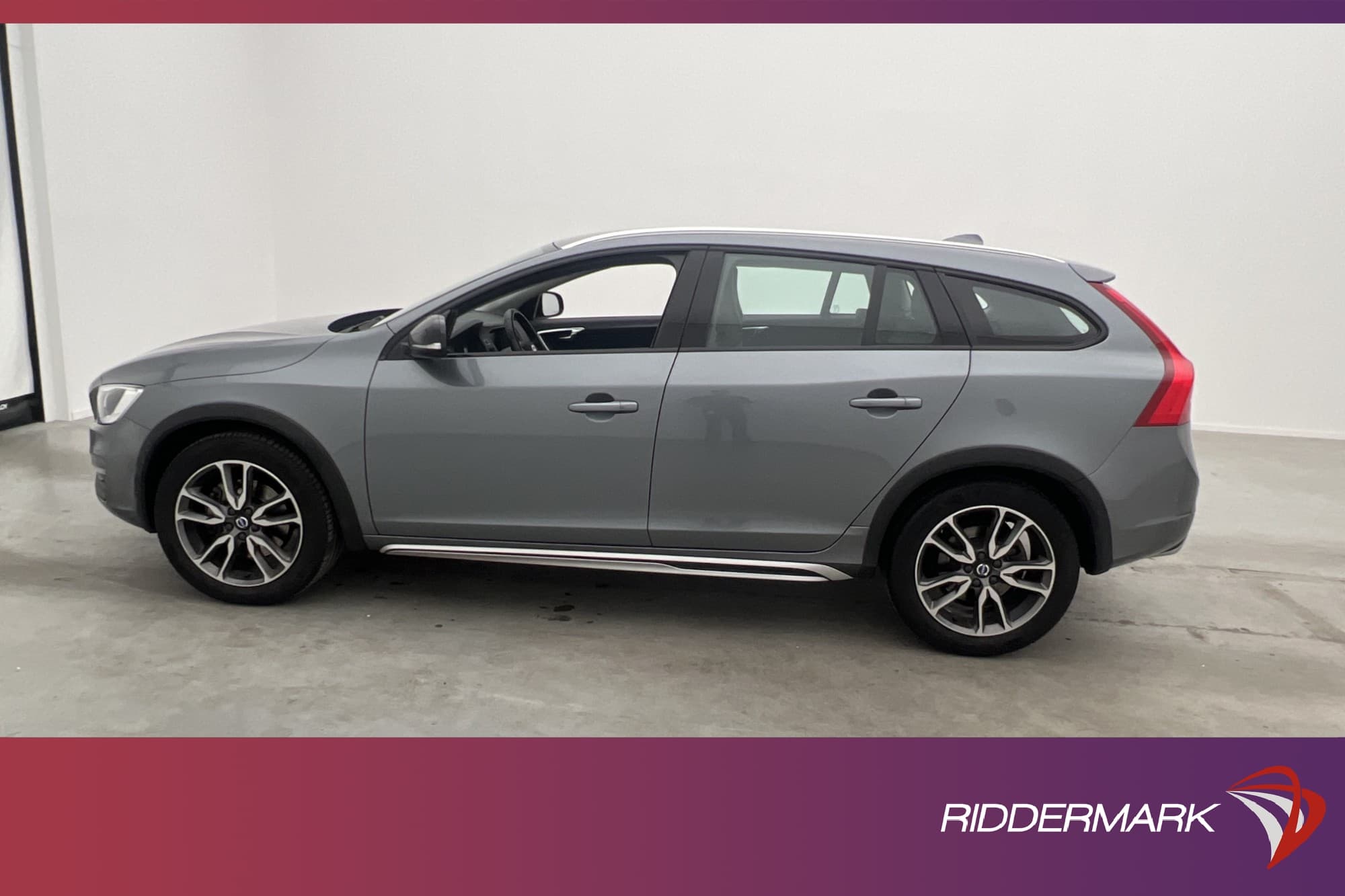 Volvo V60 Cross Country D4 AWD Summum