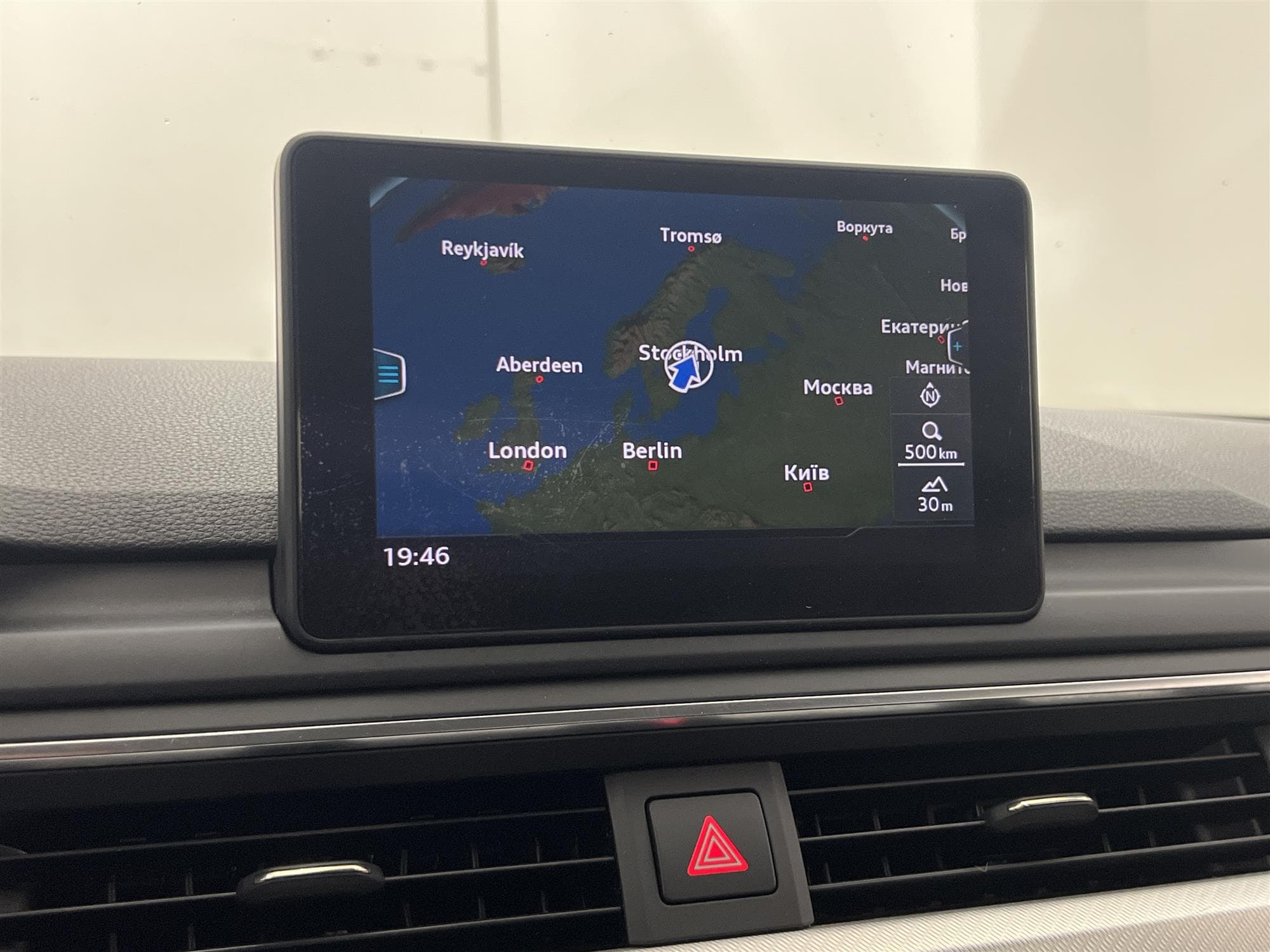 Audi A4 Avant 2.0 TDI S Tronic 150hk M-Värm Navi Dragkrok