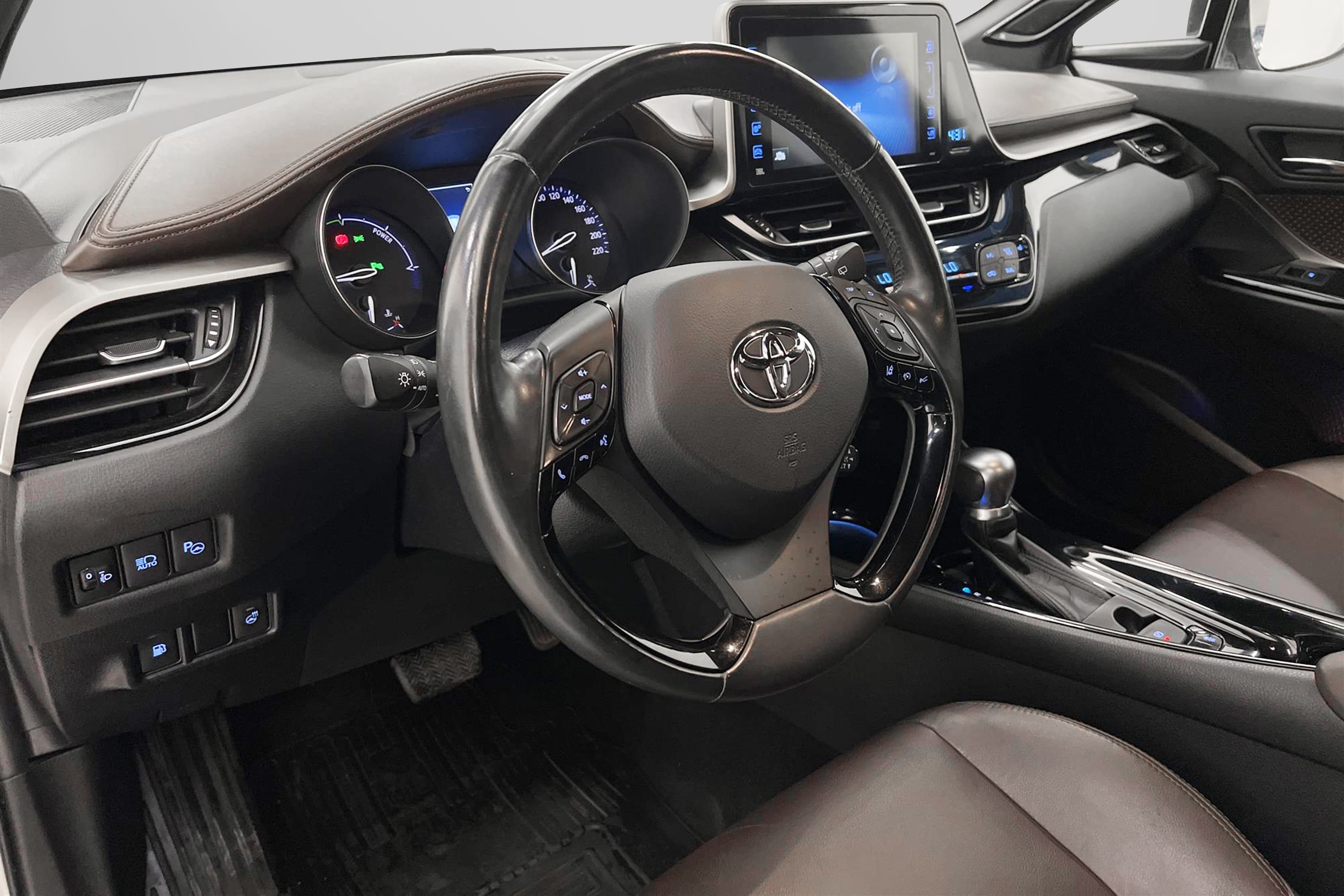 Toyota C-HR Hybrid CVT 122hk Executive JBL Skinn Navi B-Kam