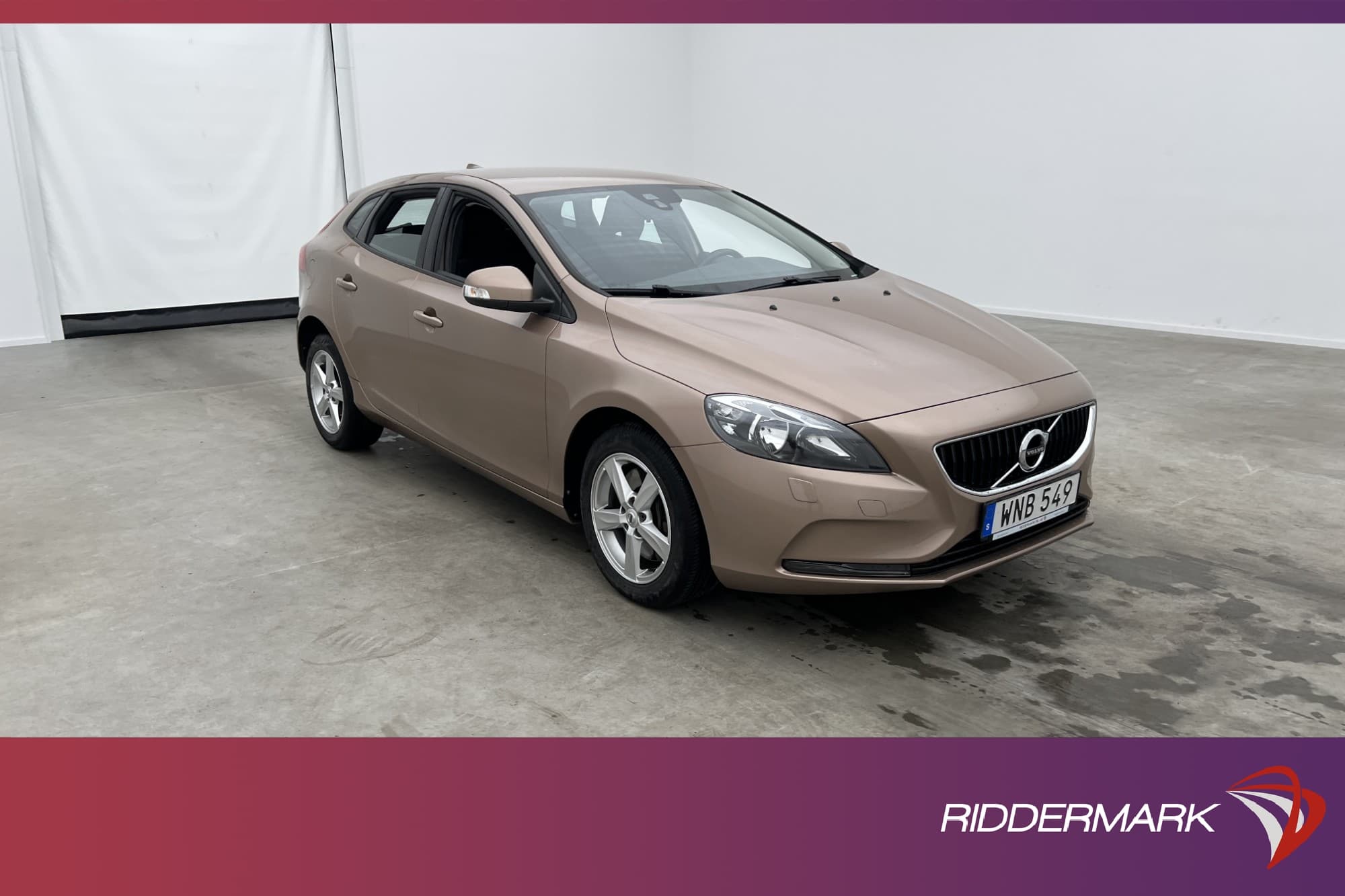 Volvo V40 T2 122hk
