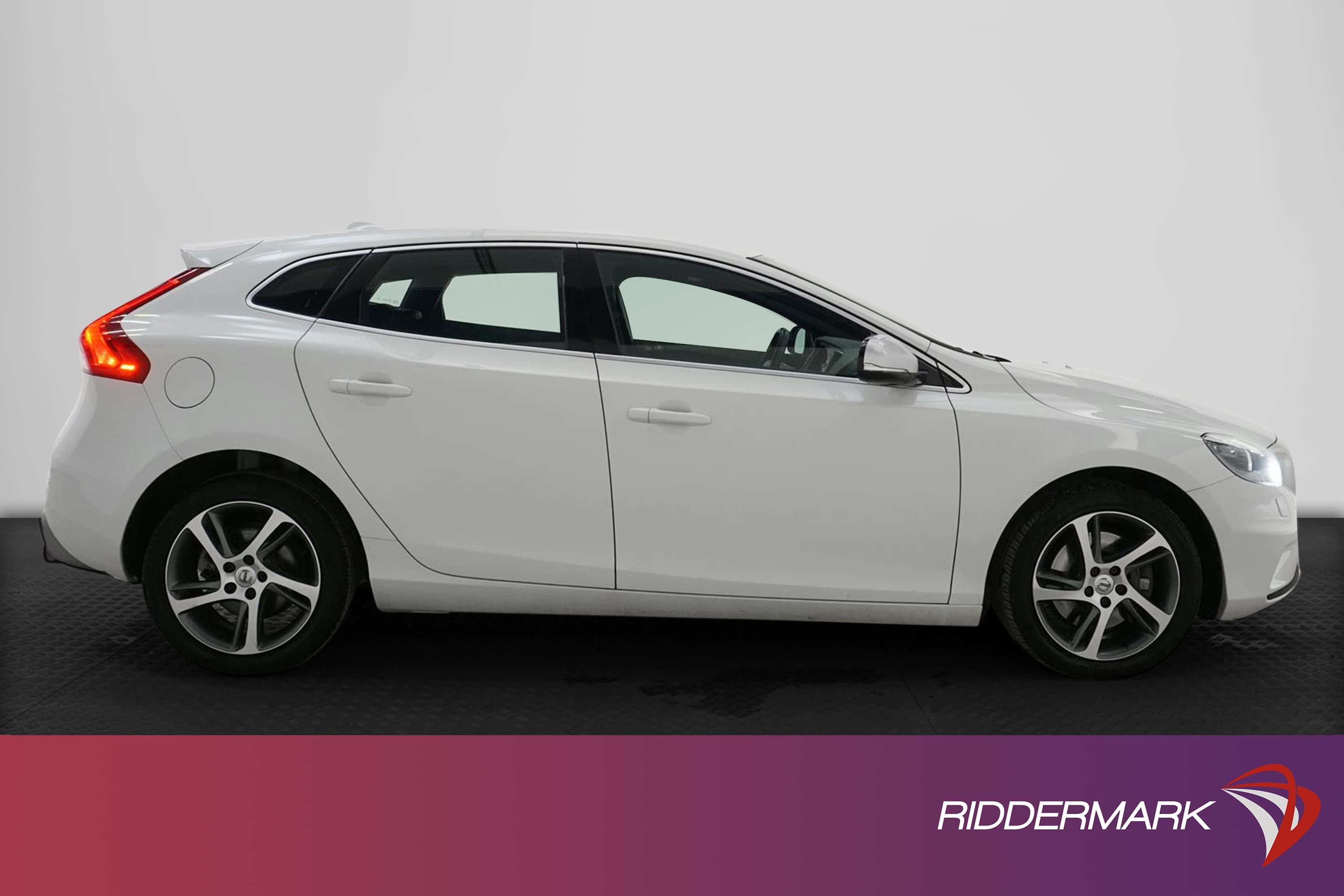 Volvo V40 D3 150hk R-Design VOC Värmare Helskinn 0,52l/milexteriör