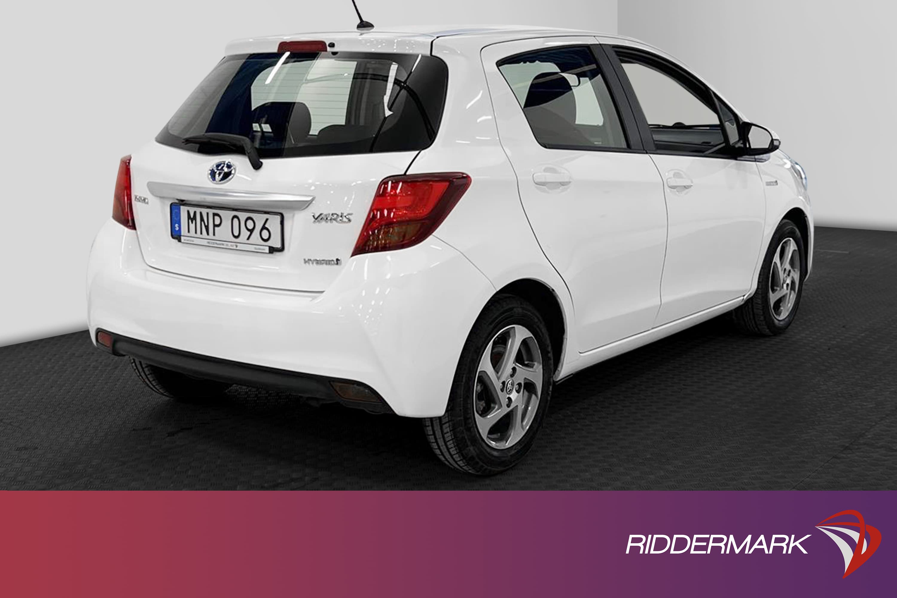Toyota Yaris Hybrid e-CVT 101hk B-Kam 360kr Skatt 0,33L/mil