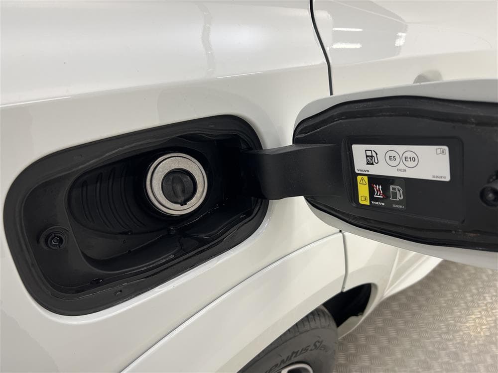 Volvo XC60 T5 250hk AWD R-Design P-Värm Navi B-Kam VoC H/Kinteriör