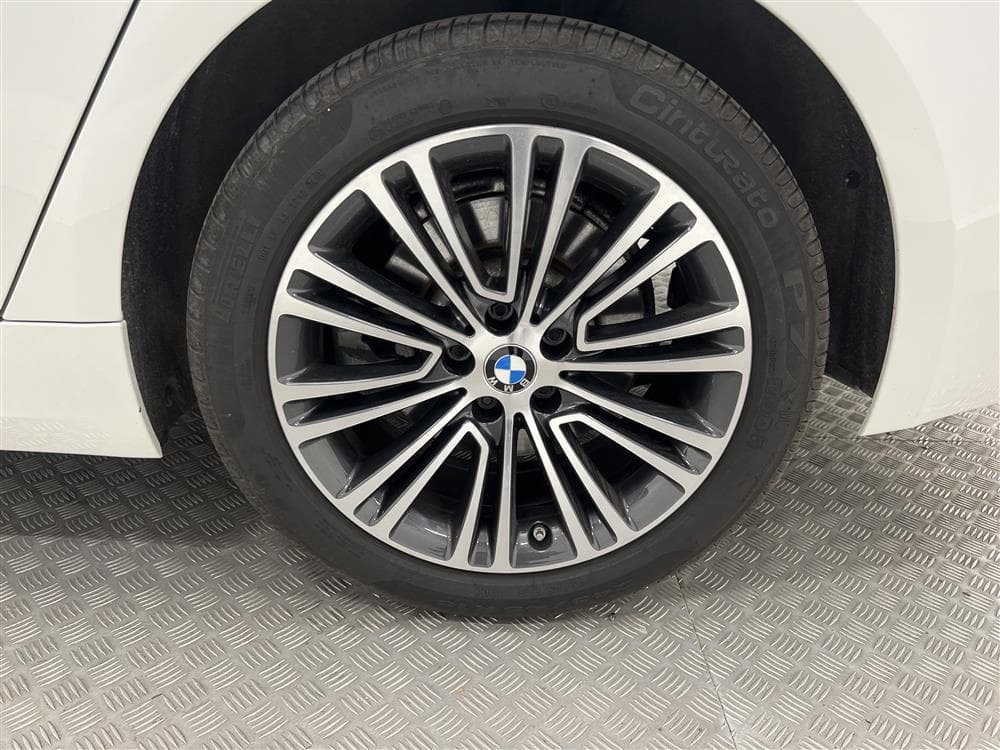 BMW 520d xDrive 190hk Sportline Navi B-kam LÅGSKATTinteriör
