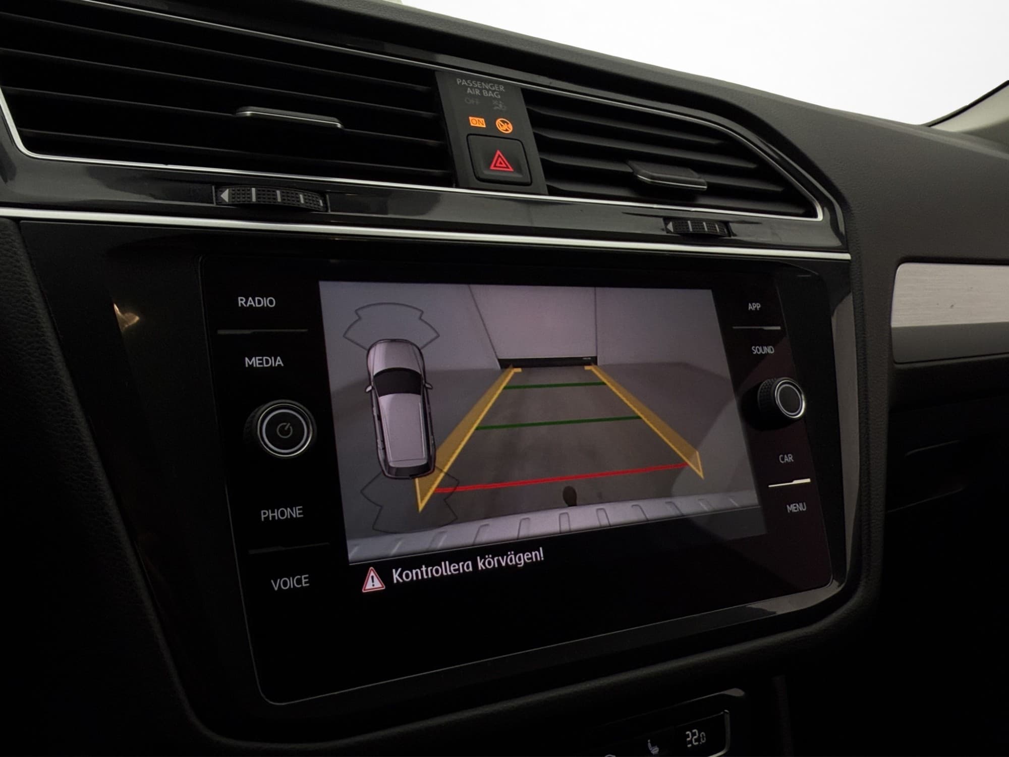 Volkswagen Tiguan 2.0 TSI 190hk 4M R-Line Cockpit Värm Drag