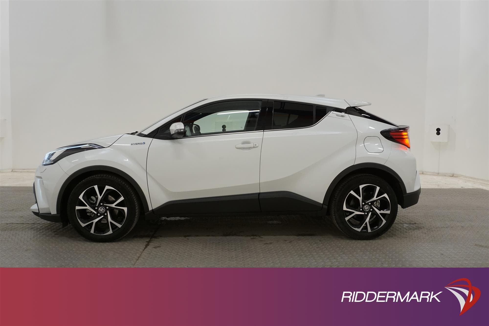 Toyota C-HR Hybrid CVT 122hk