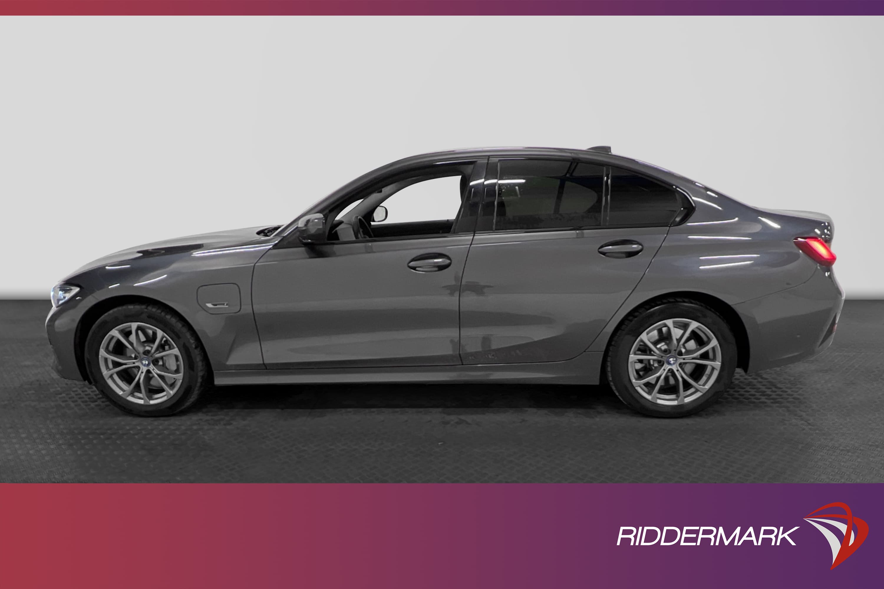 BMW 330e