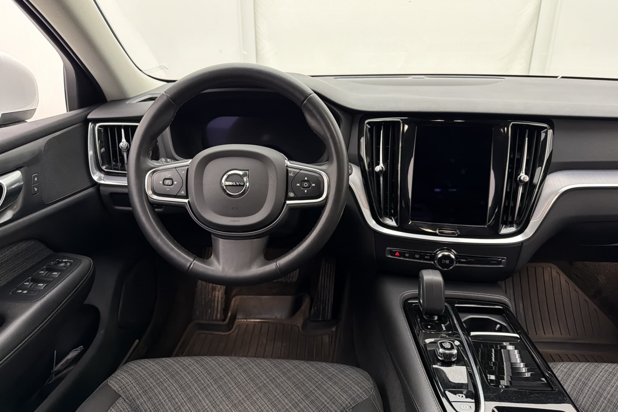 Volvo V60 T6 AWD Core Bright VOC Värmare Kamera Navi Drag