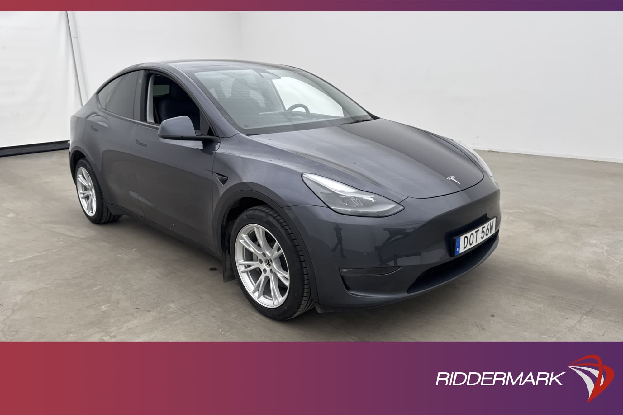 Tesla Model Y Long Range AWD Svensksåld Autopilot MOMS