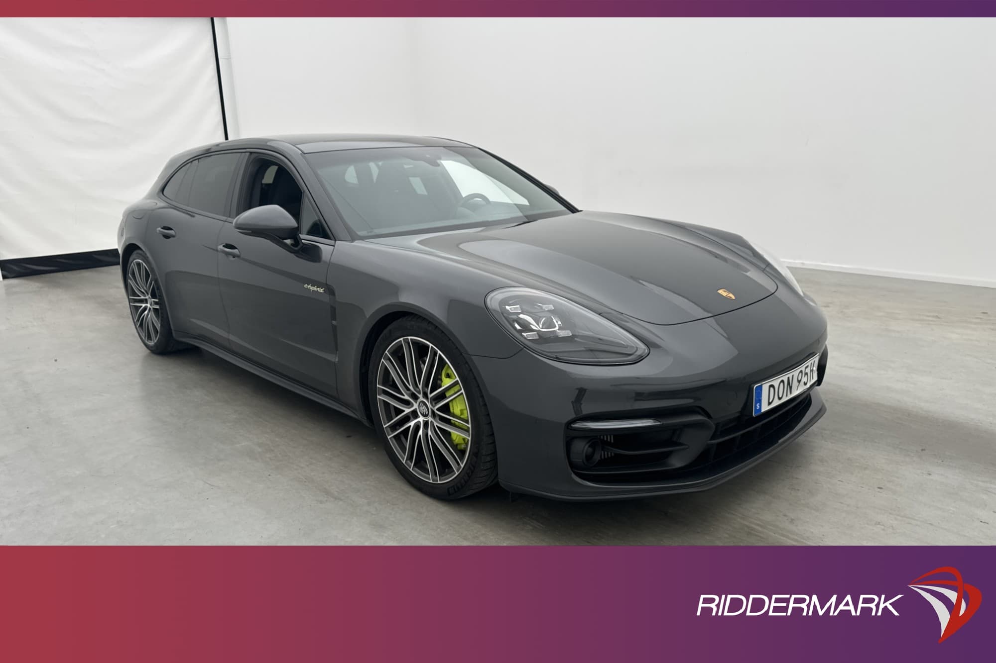 Porsche Panamera 4 E-Hybrid Sport Turismo Chrono PASM Pano