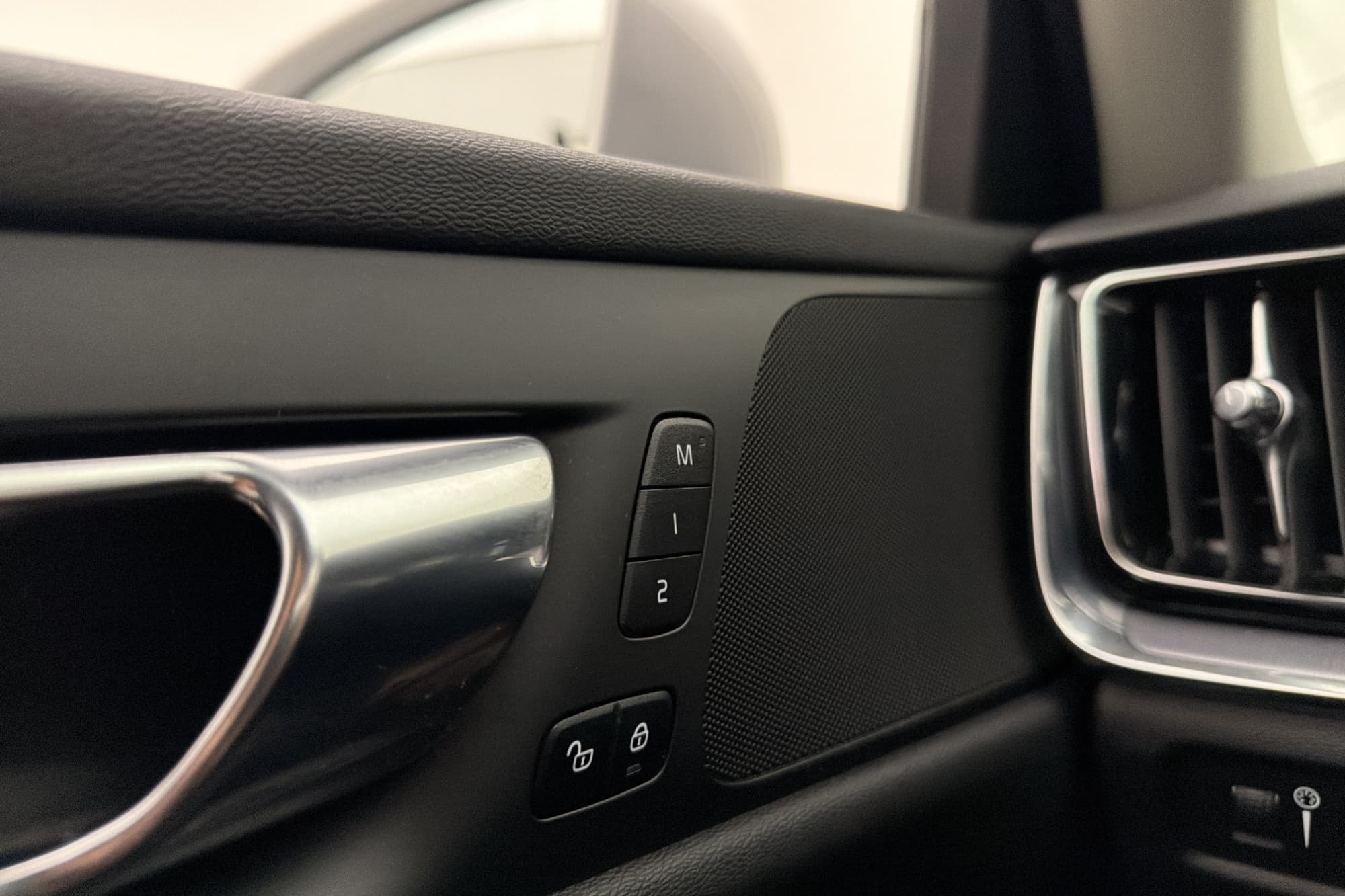 Volvo V60 Recharge T6 AWD VOC Drag Värmare Kamera Navi BLIS