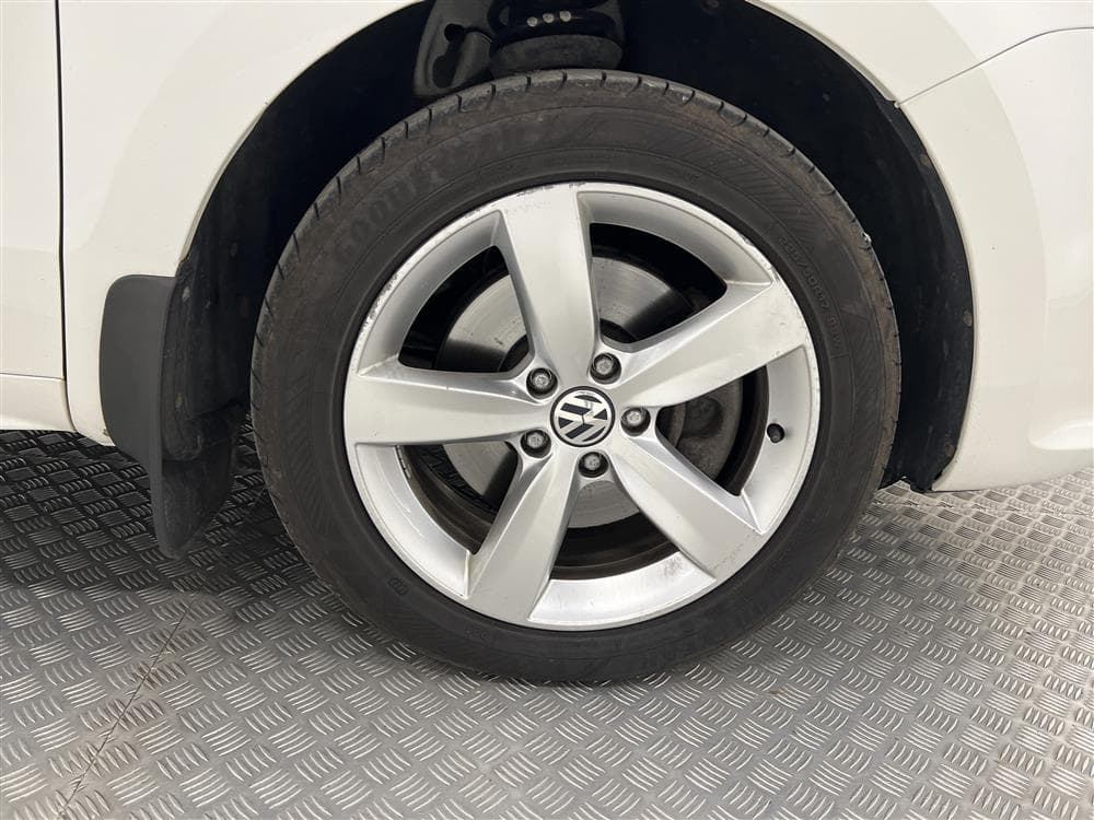 Volkswagen Sharan 140hk 4MOTION 7-Sits Värmare Panorama Draginteriör