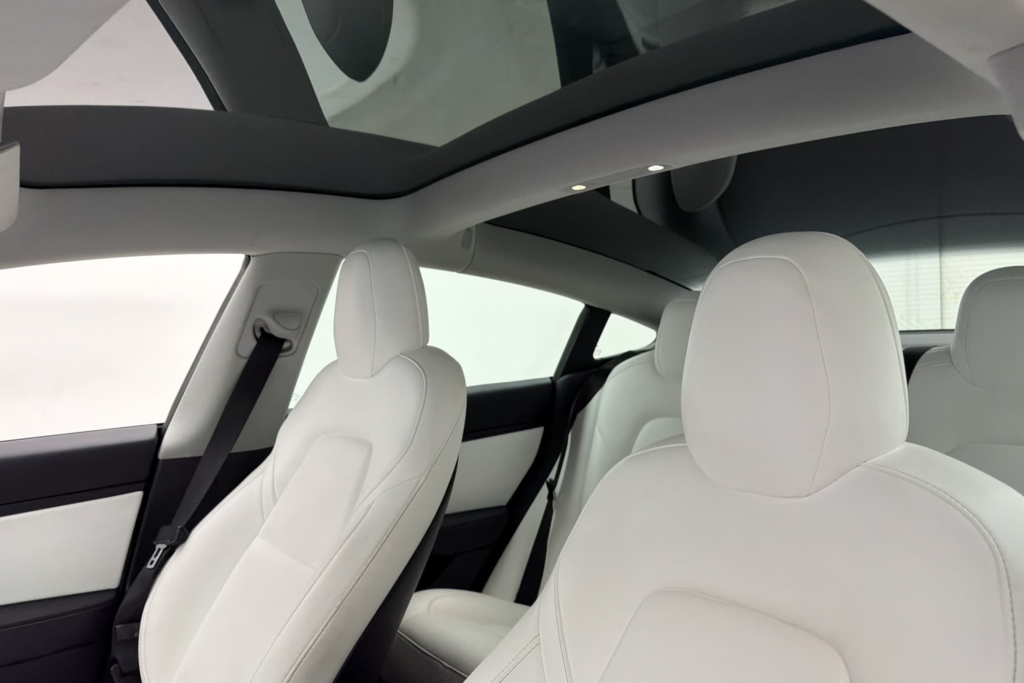 Tesla Model 3 Long Range AWD Pano AP Svensksåld