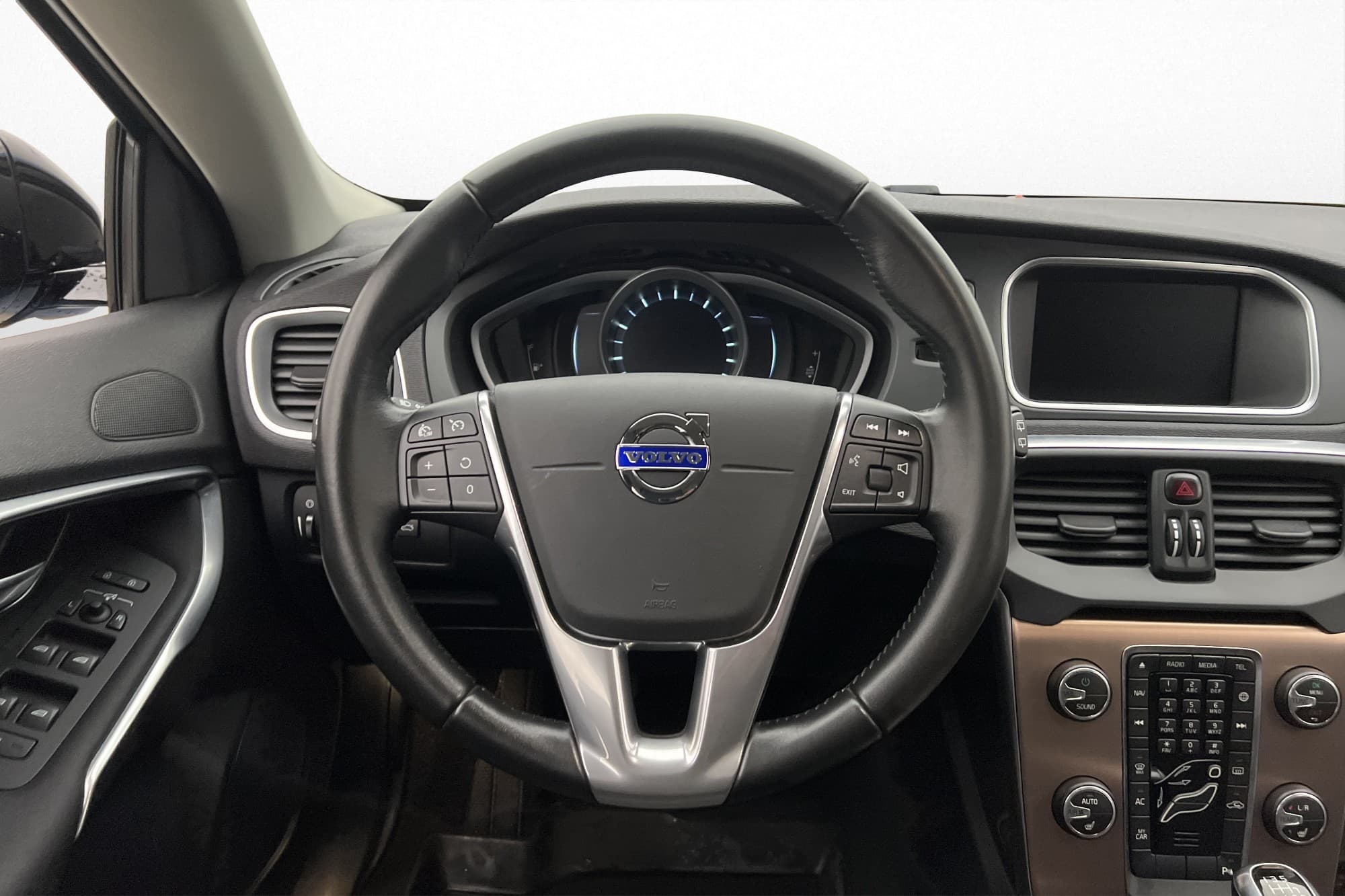 Volvo V40 Cross Country T3 152hk Momentum Bluetooth Sensorer