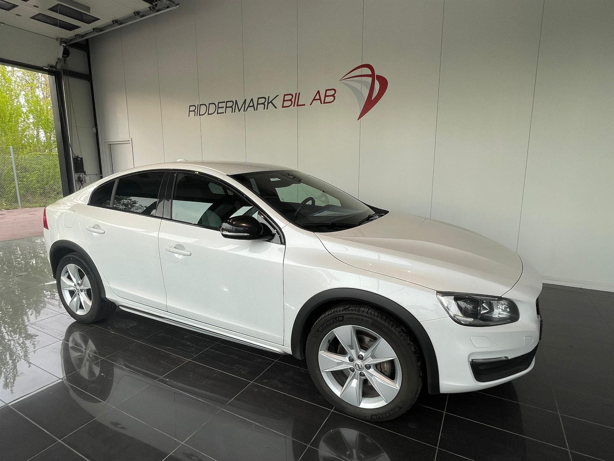 Volvo S60 D4 Cross Country 190 hk