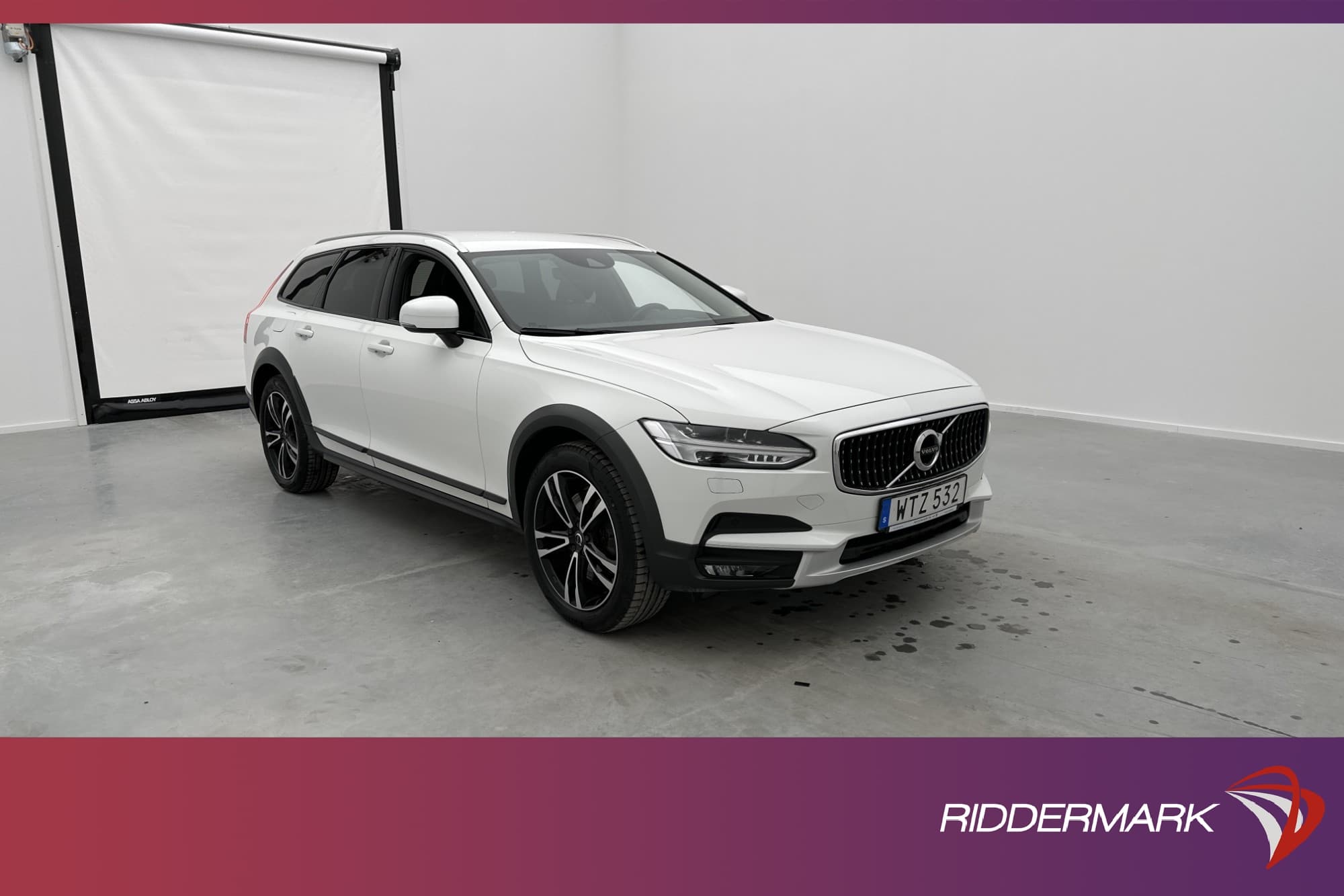Volvo V90 Cross Country D4 AWD