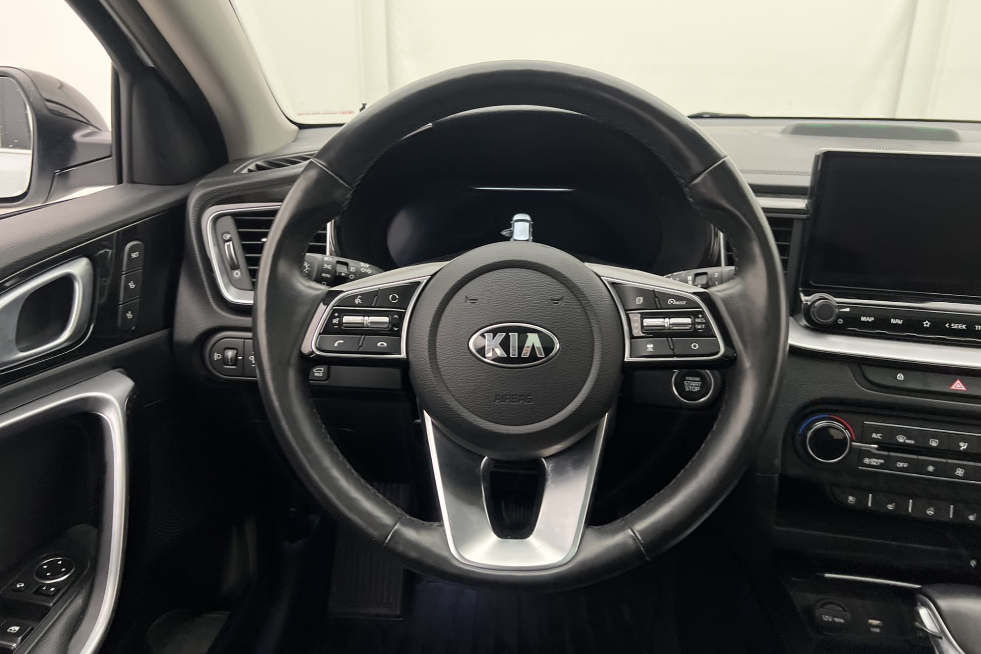 Kia XCeed Plug-in 141hk Advance Plus 2 Pano Skinn Kamera