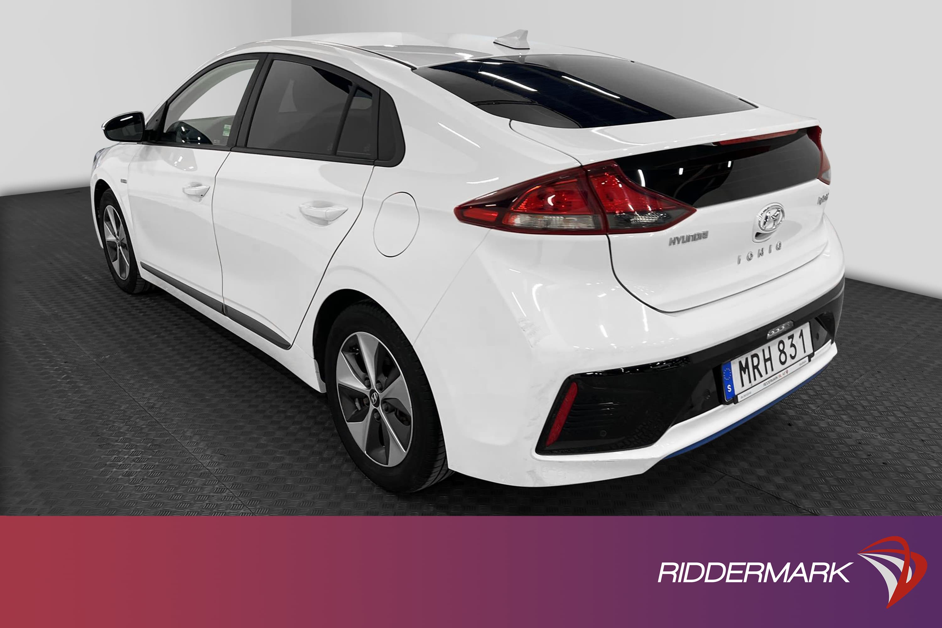 Hyundai Ioniq Hybrid 1.6 141hk B-Kamera Adaptiv 360kr Skatt