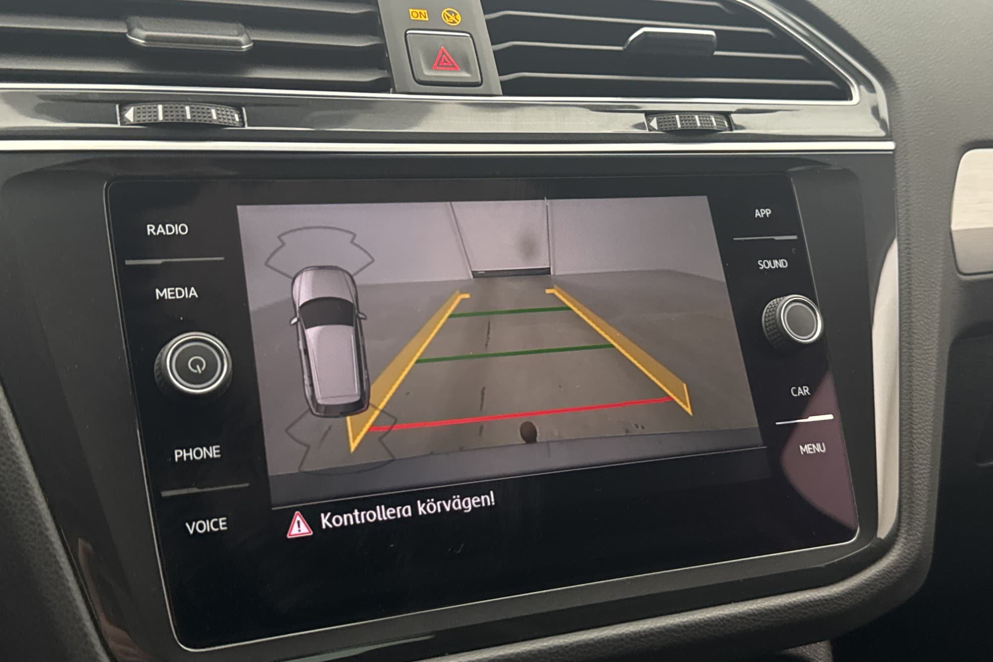 Volkswagen Tiguan 4M 150hk Cockpit Värm Kamera CarPlay Drag
