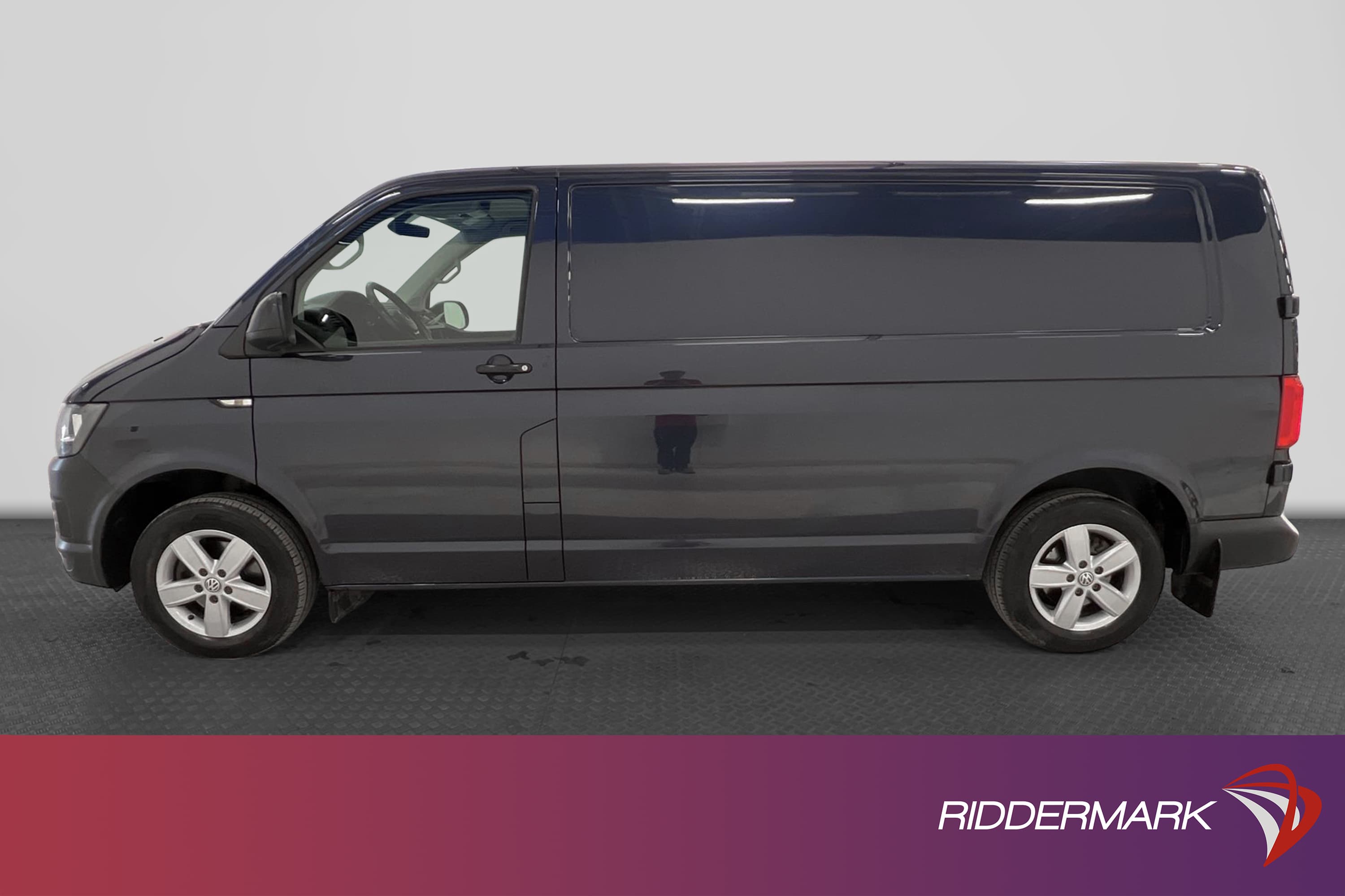 Volkswagen Transporter L2 2.0TDI Automat 150hk Värmare Moms