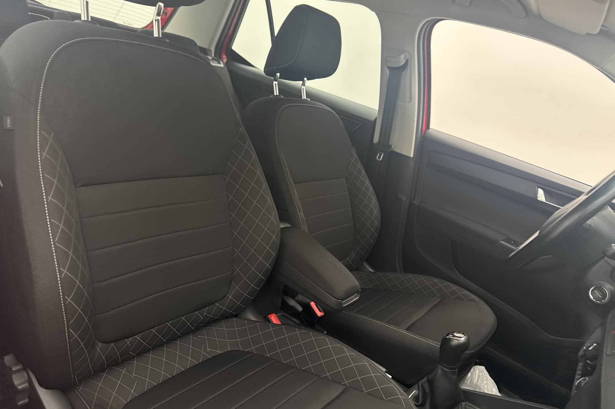Skoda Fabia 1.2 TSI 90hk Style CarPlay Sensorer Farthållare