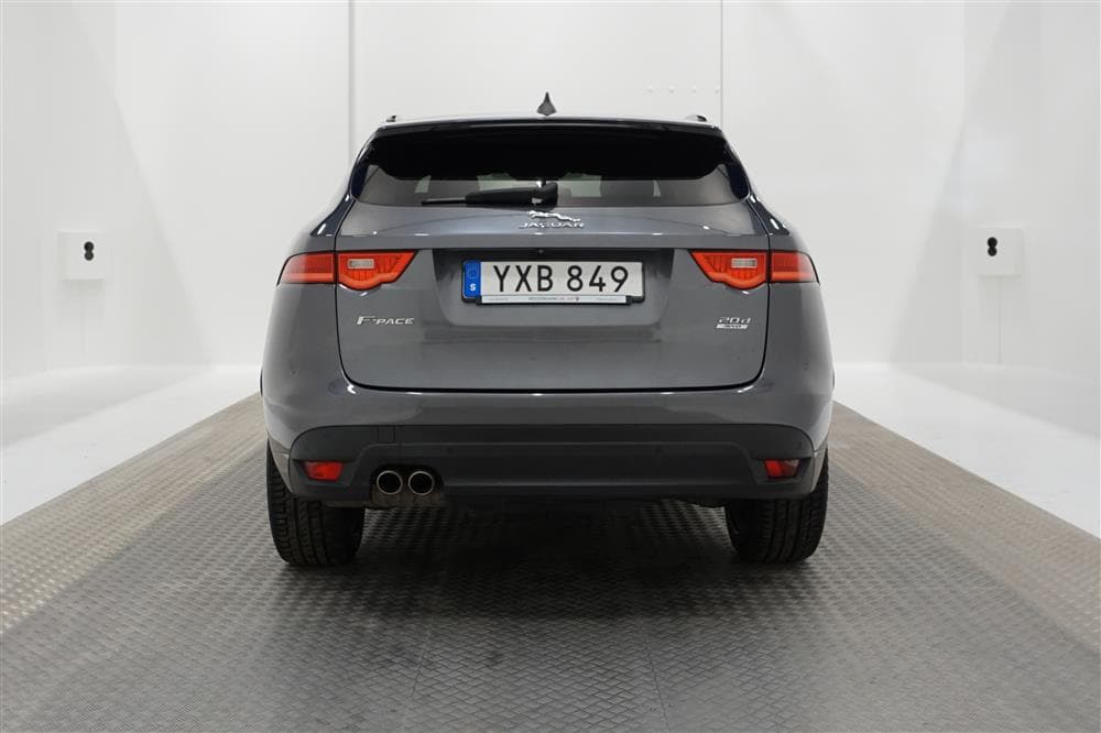 Jaguar F-Pace 2.0D AWD 180hk R-Sport Pano Cockpit Navi Skinn