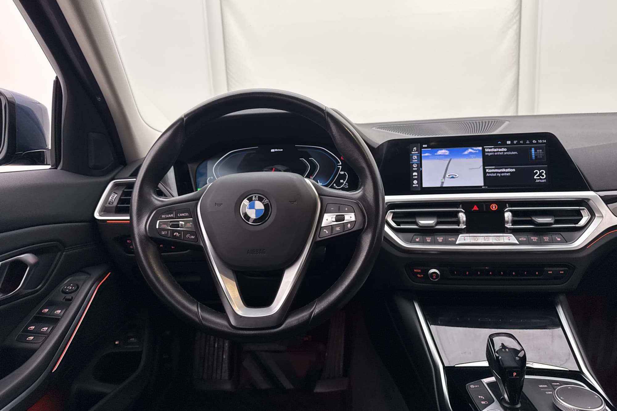 BMW 330e xDrive 292hk Sport Line HiFi Navi CarPlay MOMS