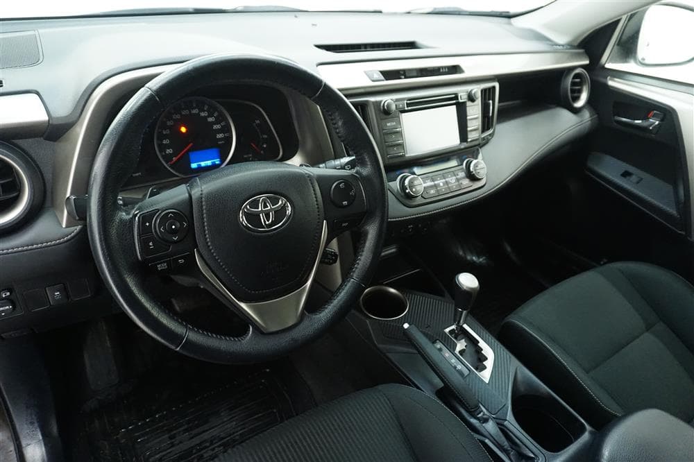 Toyota RAV4 2.2 D-4D D-CAT 150hk B-Kamera Nyservadinteriör