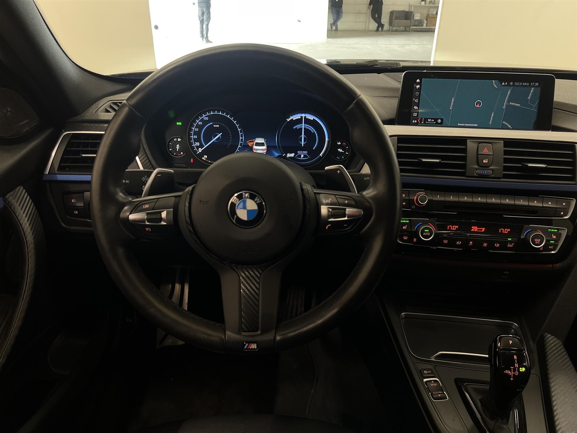BMW 330i xDrive 252hk M Sport Cockpit Drag H/K Navi Skinn