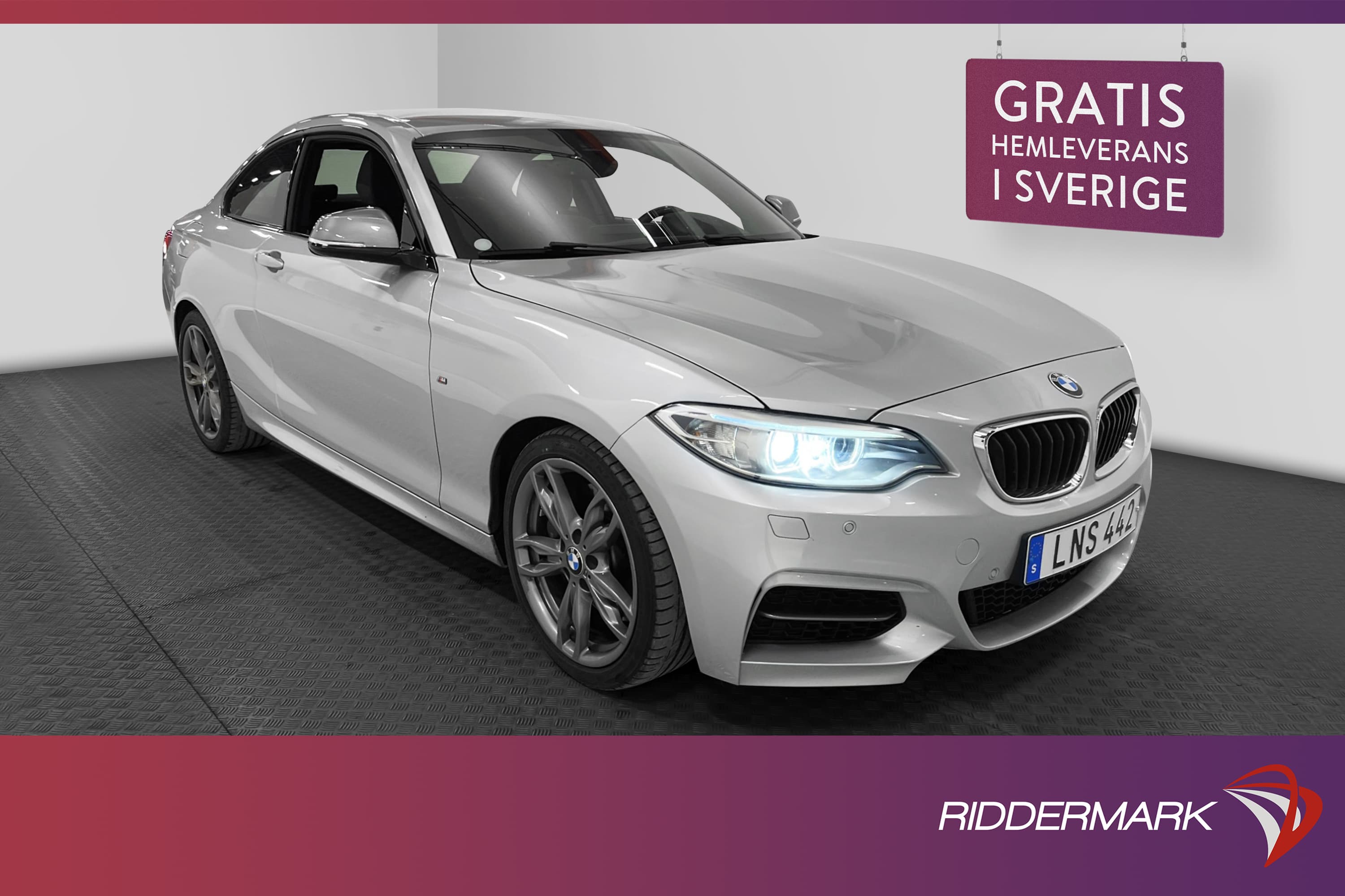 BMW M235i Coupé 326hk Navi HiFi Elstolar Välservad Sv.Såld