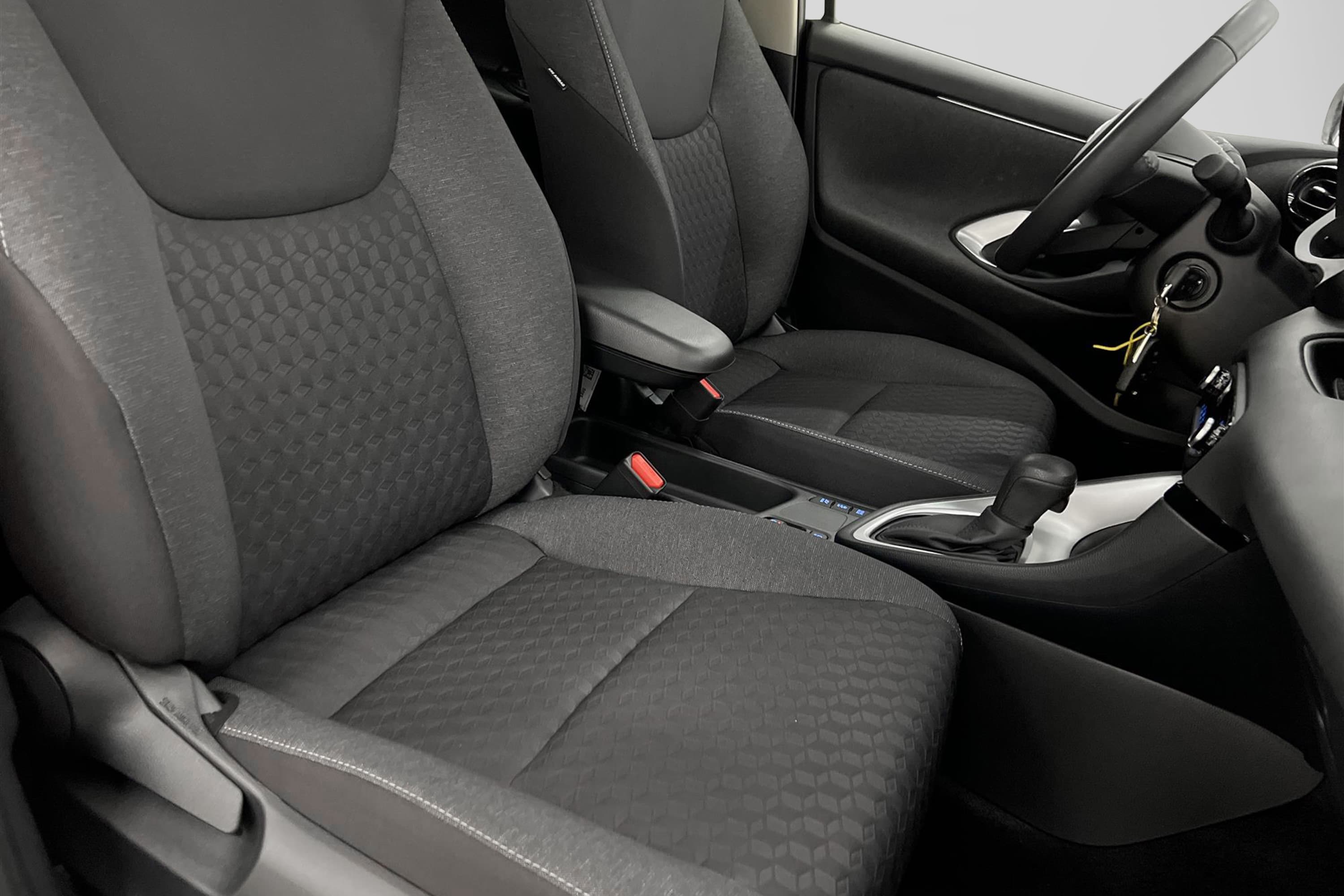 Toyota Yaris Hybrid CVT 116hk B-Kam Låg Skatt 0,28L/mil