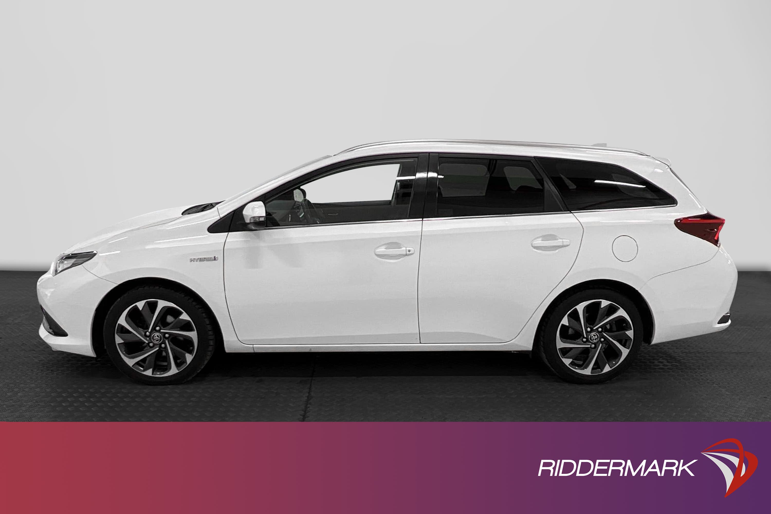 Toyota Auris TS Hybrid e-CVT 136hk