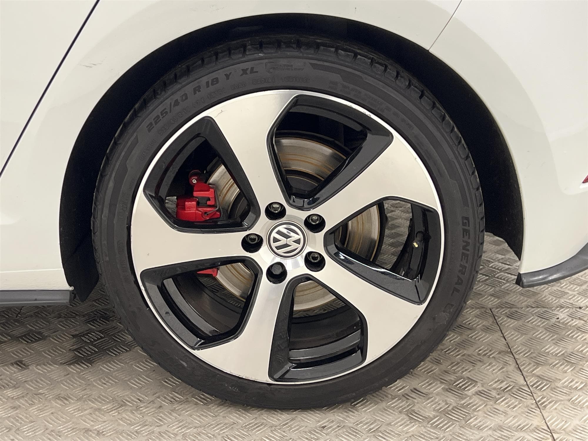 Volkswagen Golf GTI Performance DSG 245hk Kamera Active info