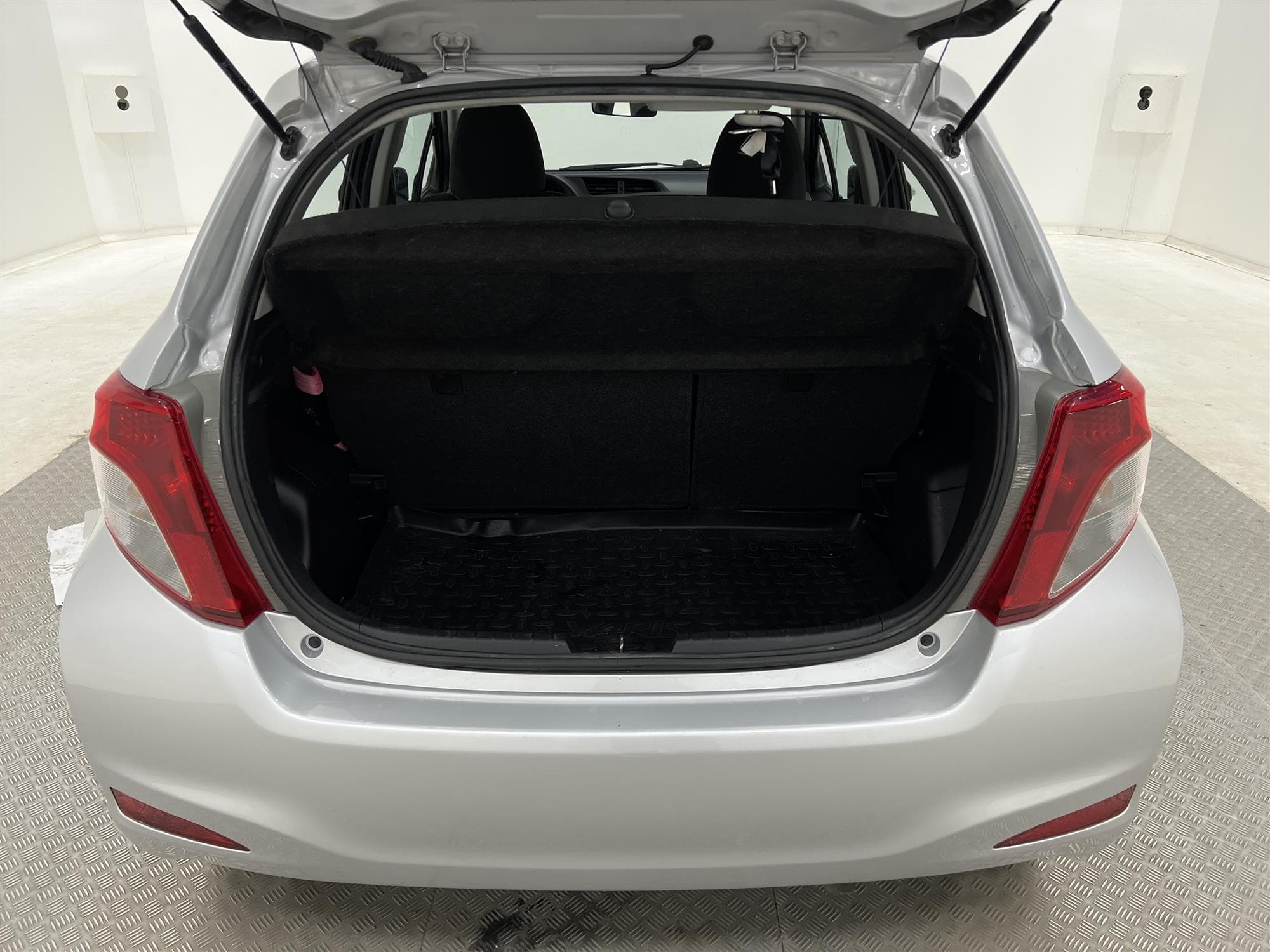 Toyota Yaris Hybrid 101hk M&K-Värmare Nyservad 0,35L/mil
