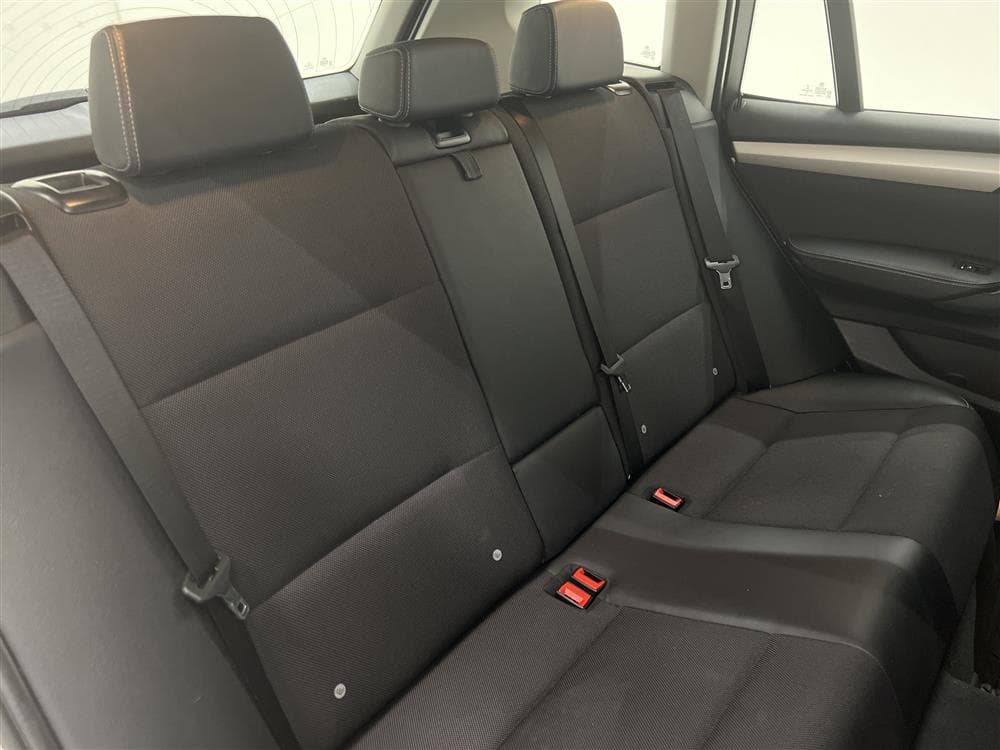 BMW X3 xDrive20d 190hk Drag Sportstolar Halvskinninteriör