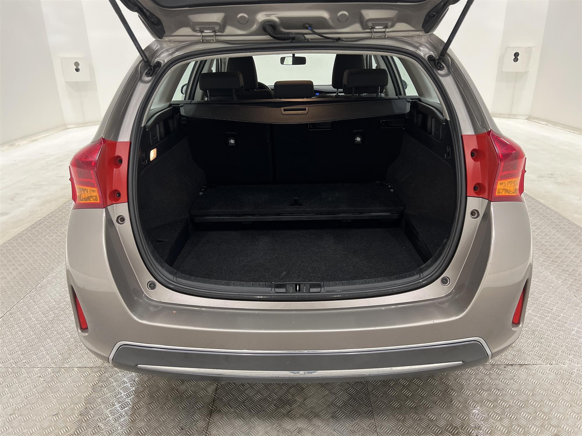 Toyota Auris TS Hybrid 136hk M&K-Värmare B-Kamera 0,36L/mil