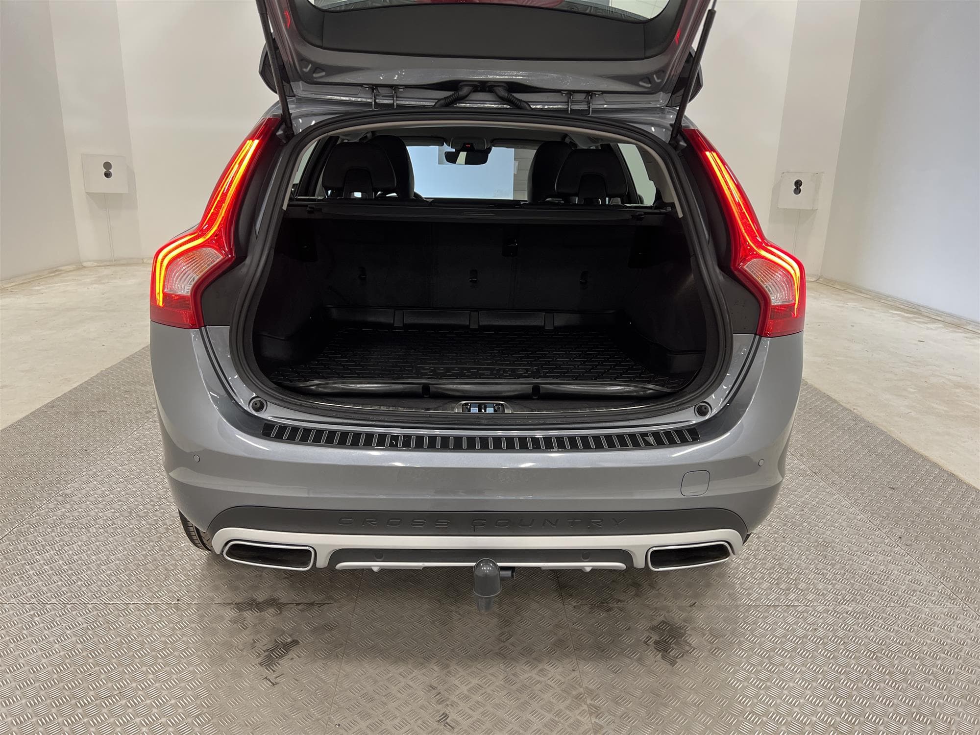 Volvo V60 Cross Country D3 150hk Summum Voc D-Värm Navi