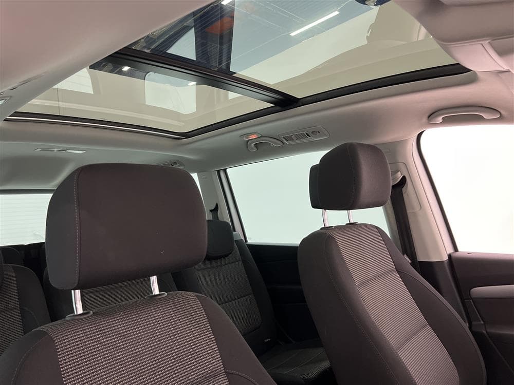 Volkswagen Sharan TDI 4M 140hk 7sits Pano B-Kamera Navi Draginteriör