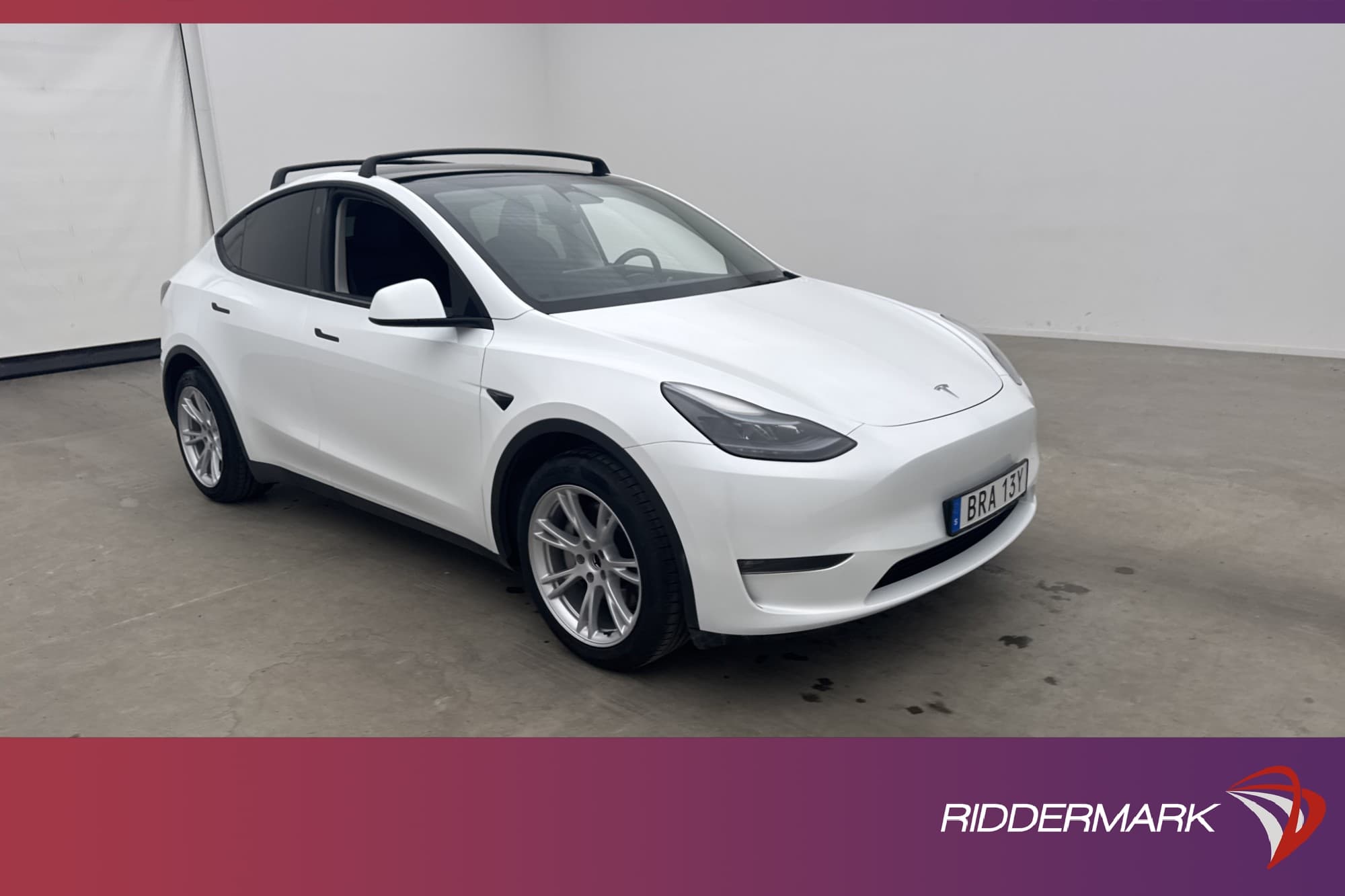 Tesla Model Y Long Range AWD Takräcken Dragkrok Svensksåld