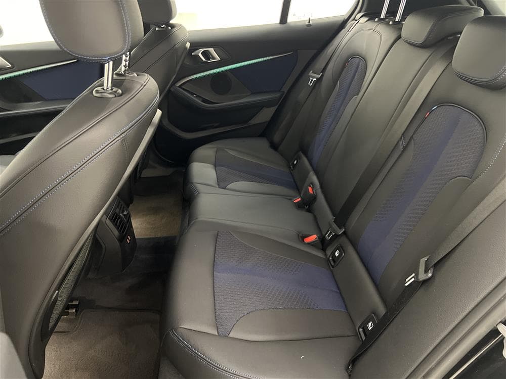 BMW 118d 150hk M-Sport Connected Driveinteriör