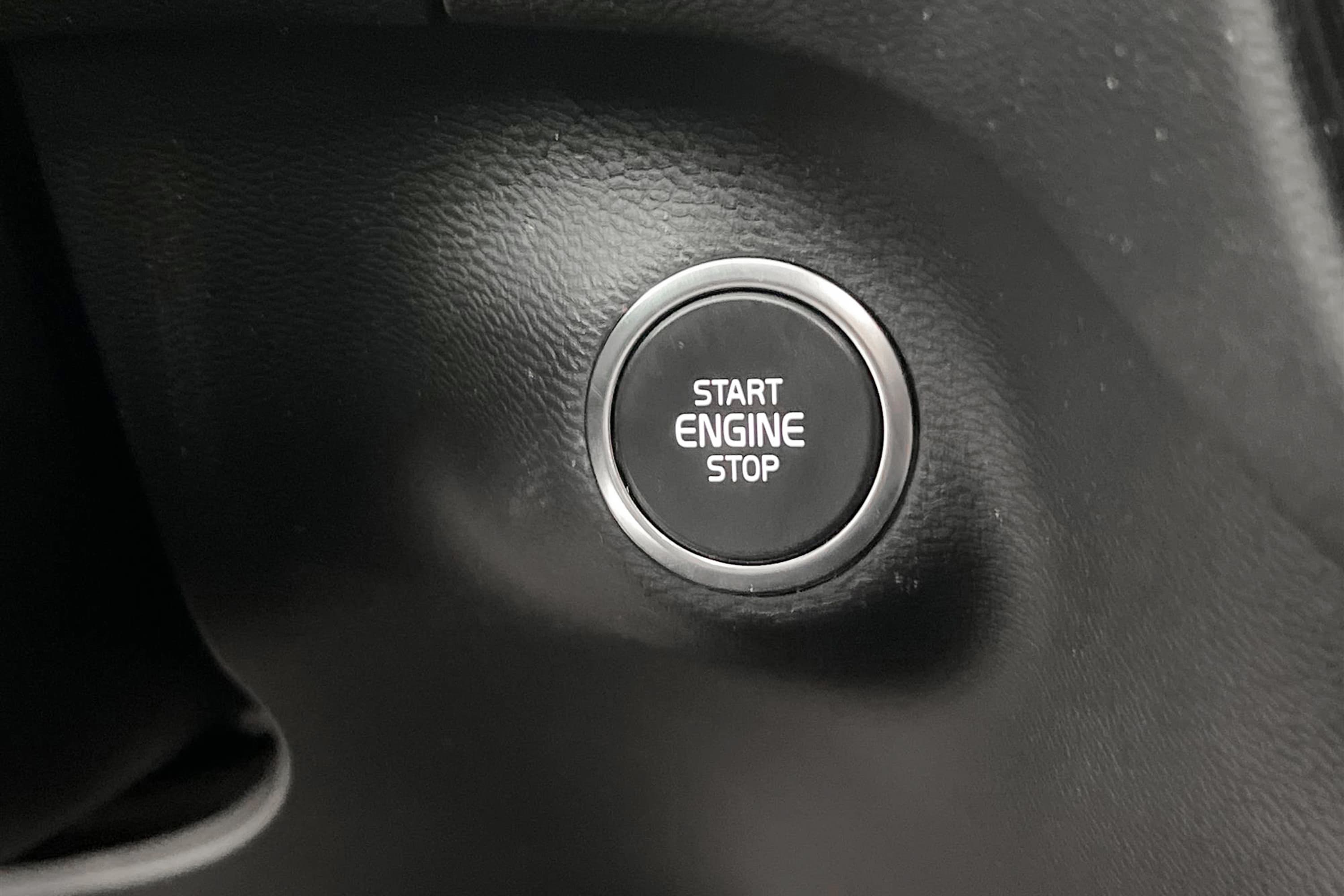Volvo XC40 D3 150hk Momentum VOC Värmare Kamera Skinn Naviinteriör