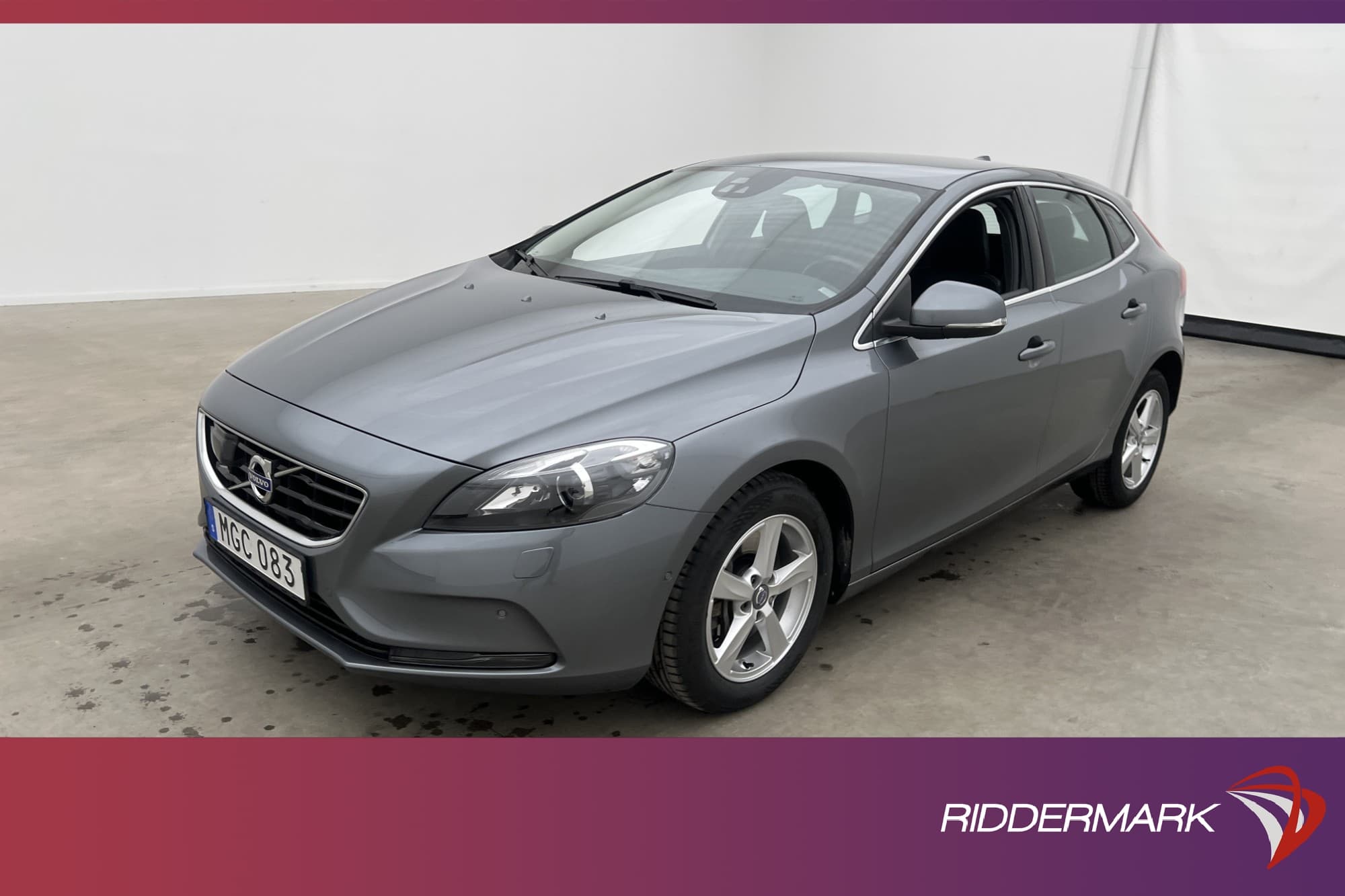 Volvo V40 T2 122hk