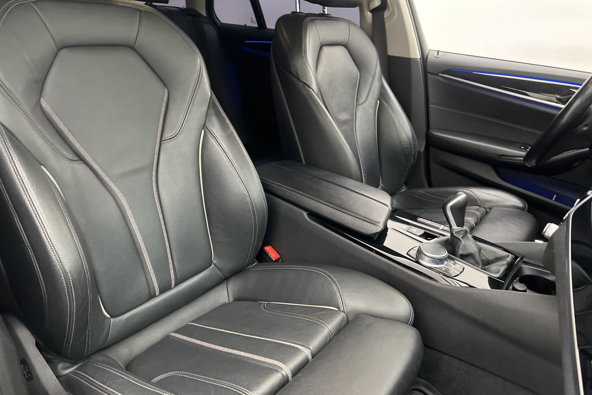 BMW 520 d Touring 190hk Sport line Värmare Kamera Skinn Navi