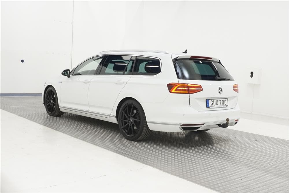 Volkswagen Passat GTE 218hk Executive Business Drag Skinnexteriör