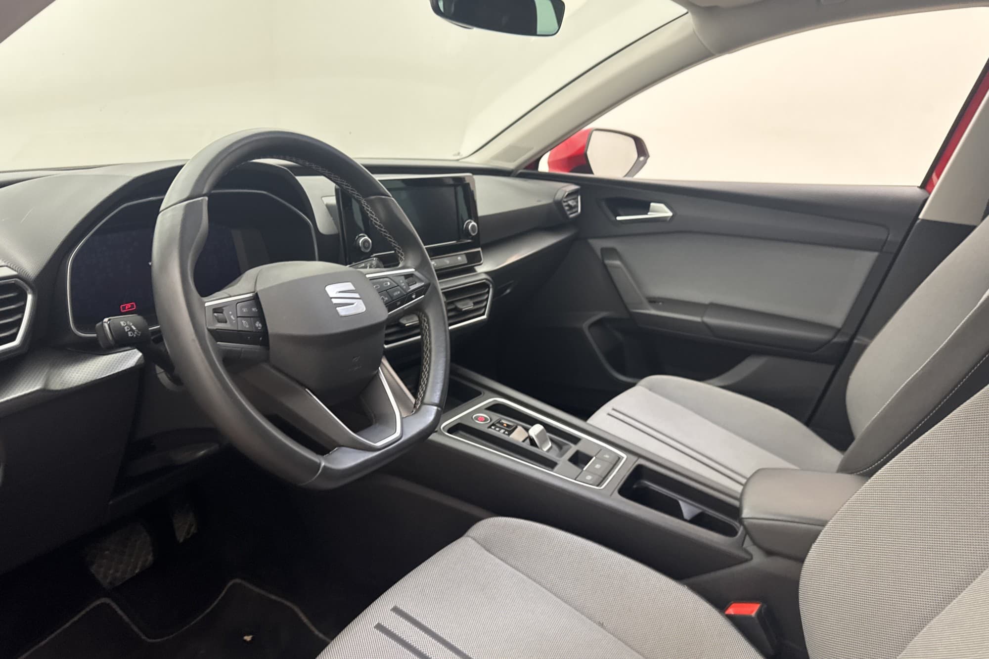 SEAT Leon 1.0 eTSI 110hk Style Rattvärme CarPlay P-Sensorer