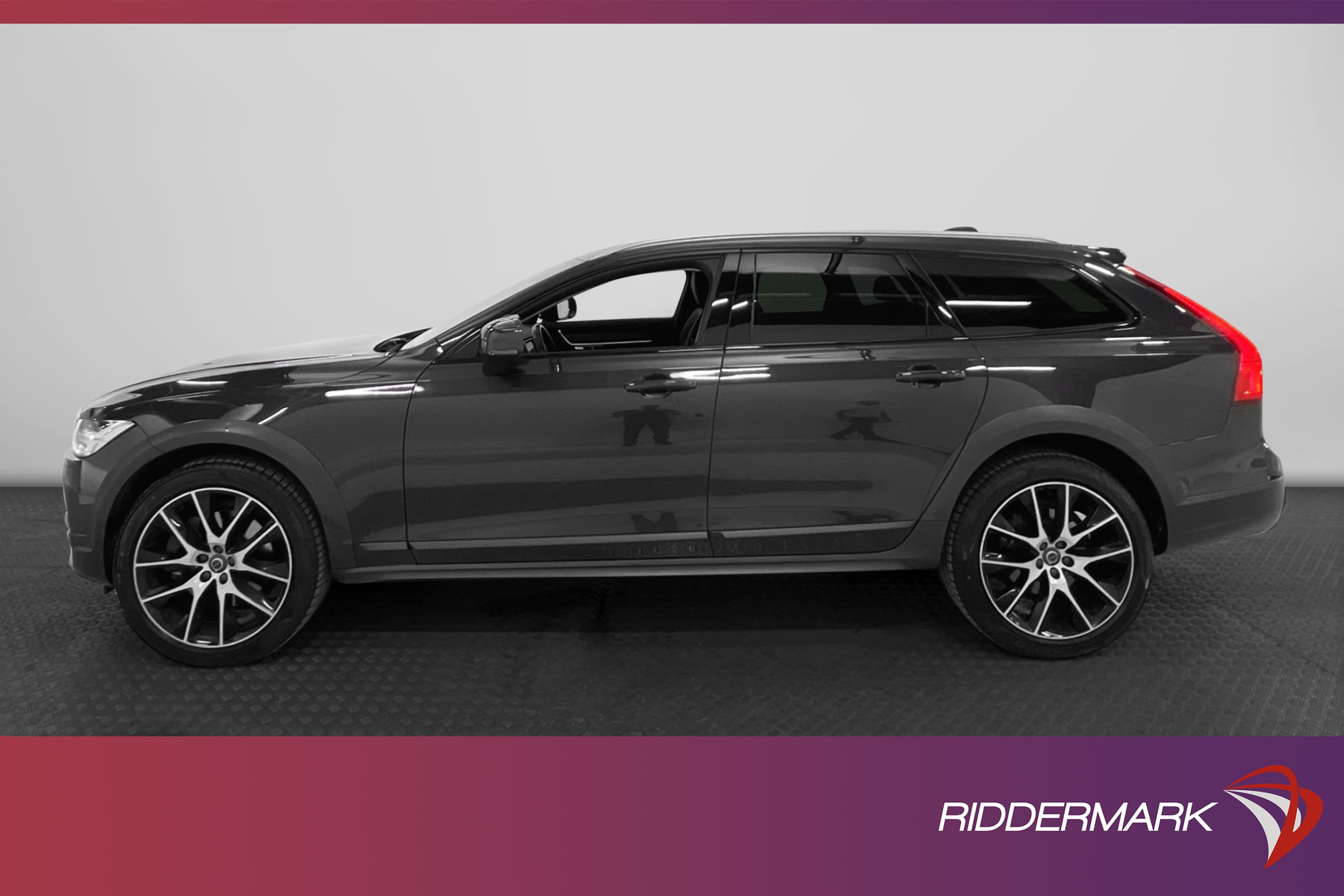 Volvo V90 Cross Country D5