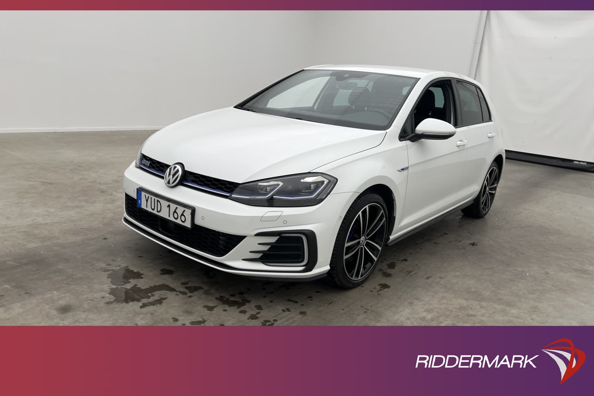 Volkswagen Golf GTE 204hk