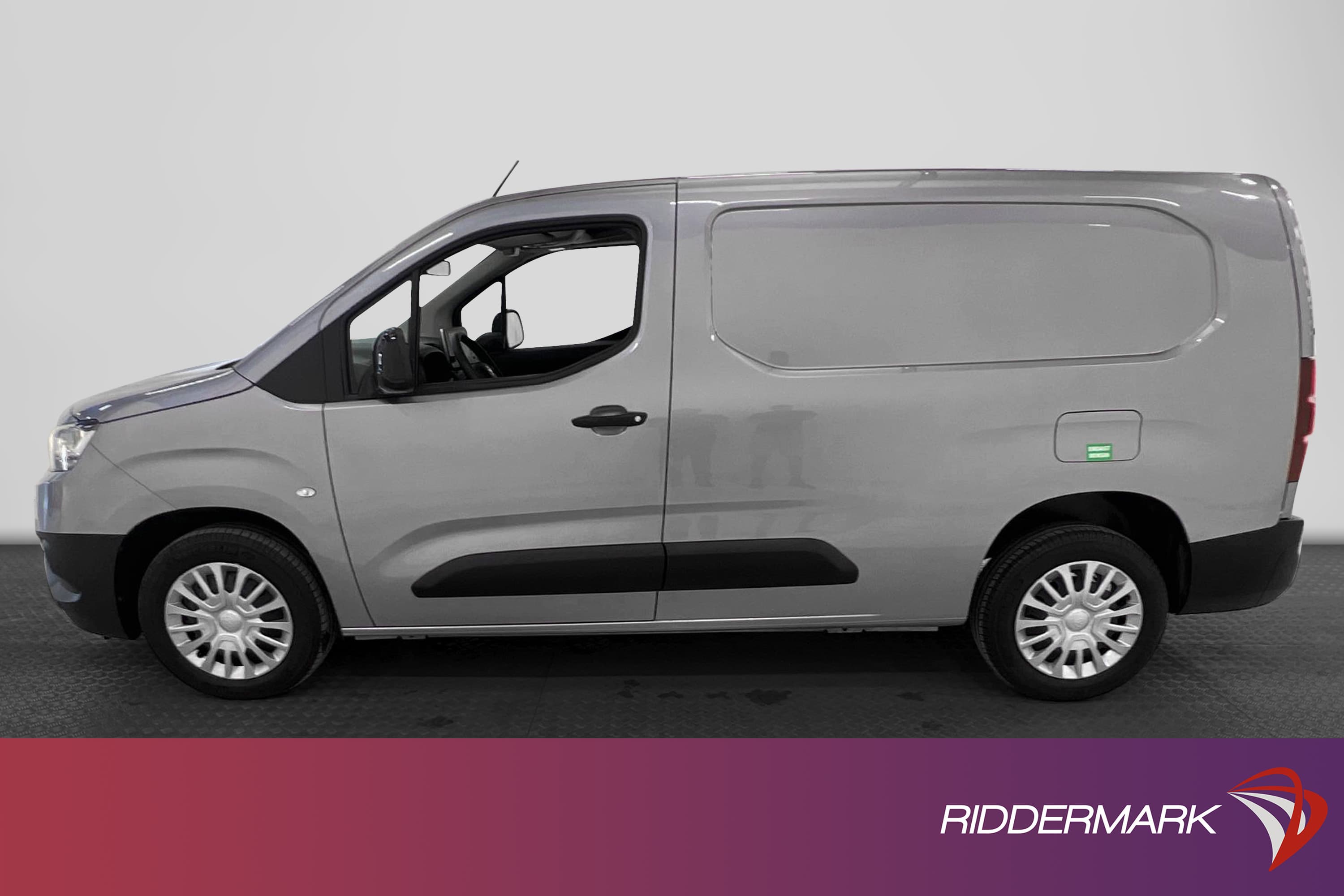 Toyota ProAce City Lång 1.2 130hk Automat Kamera Moms