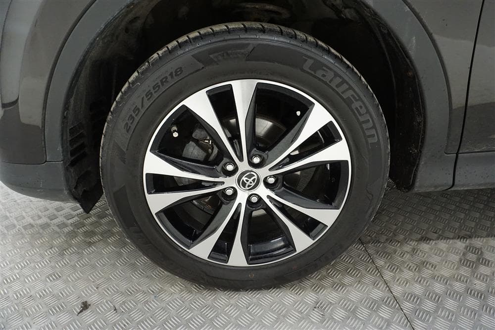 Toyota RAV4 2.2 D-4D D-CAT 150hk B-Kamera Nyservadinteriör